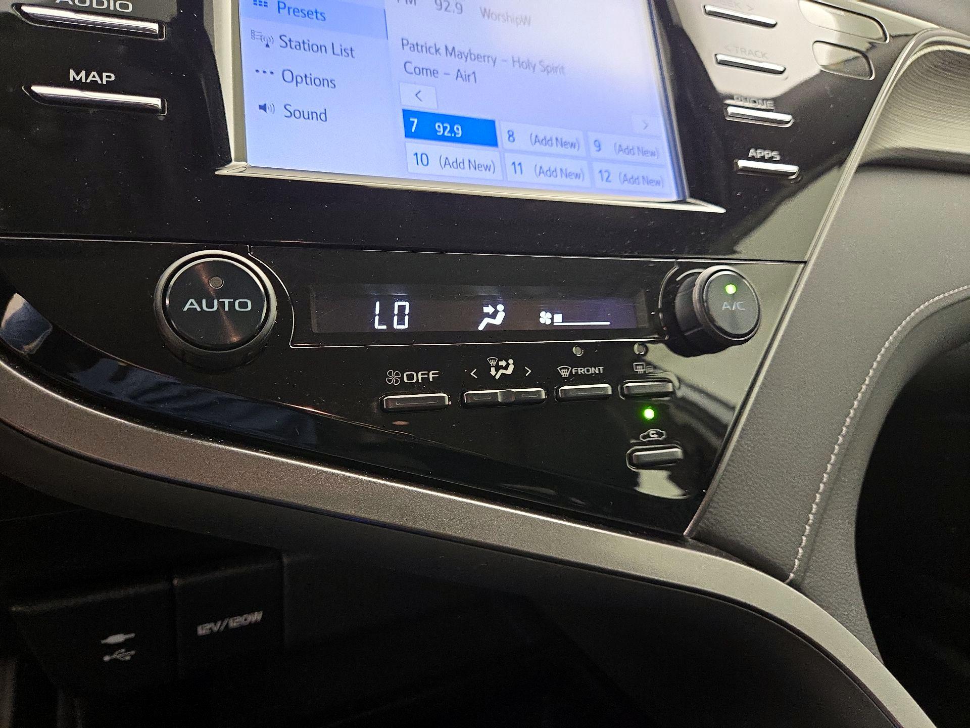 Thumbnail: 2019 Toyota Camry - 16