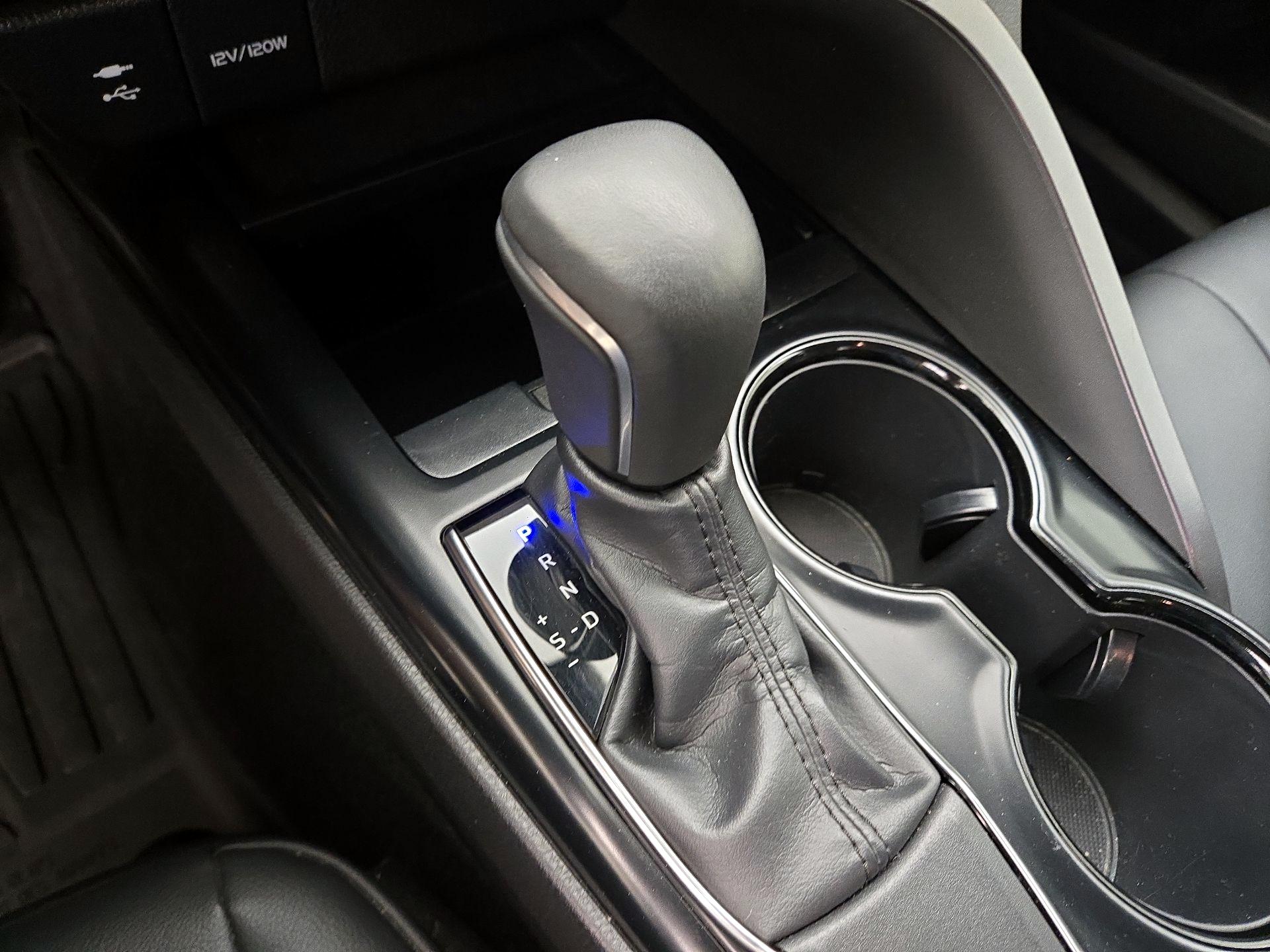 Thumbnail: 2019 Toyota Camry - 17