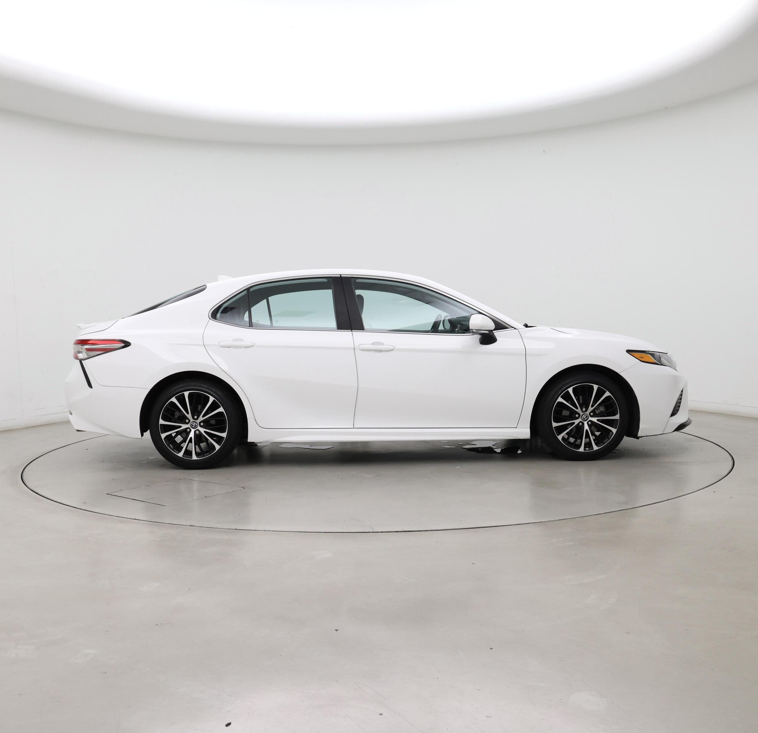 Thumbnail: 2019 Toyota Camry - 7