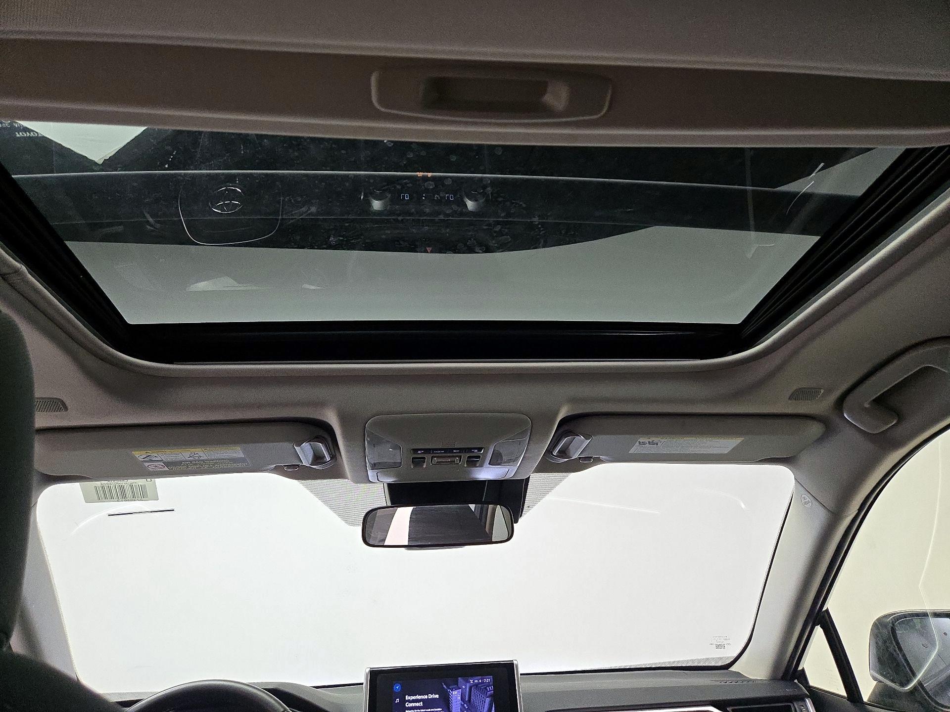 Thumbnail: 2023 Toyota RAV4 - 19