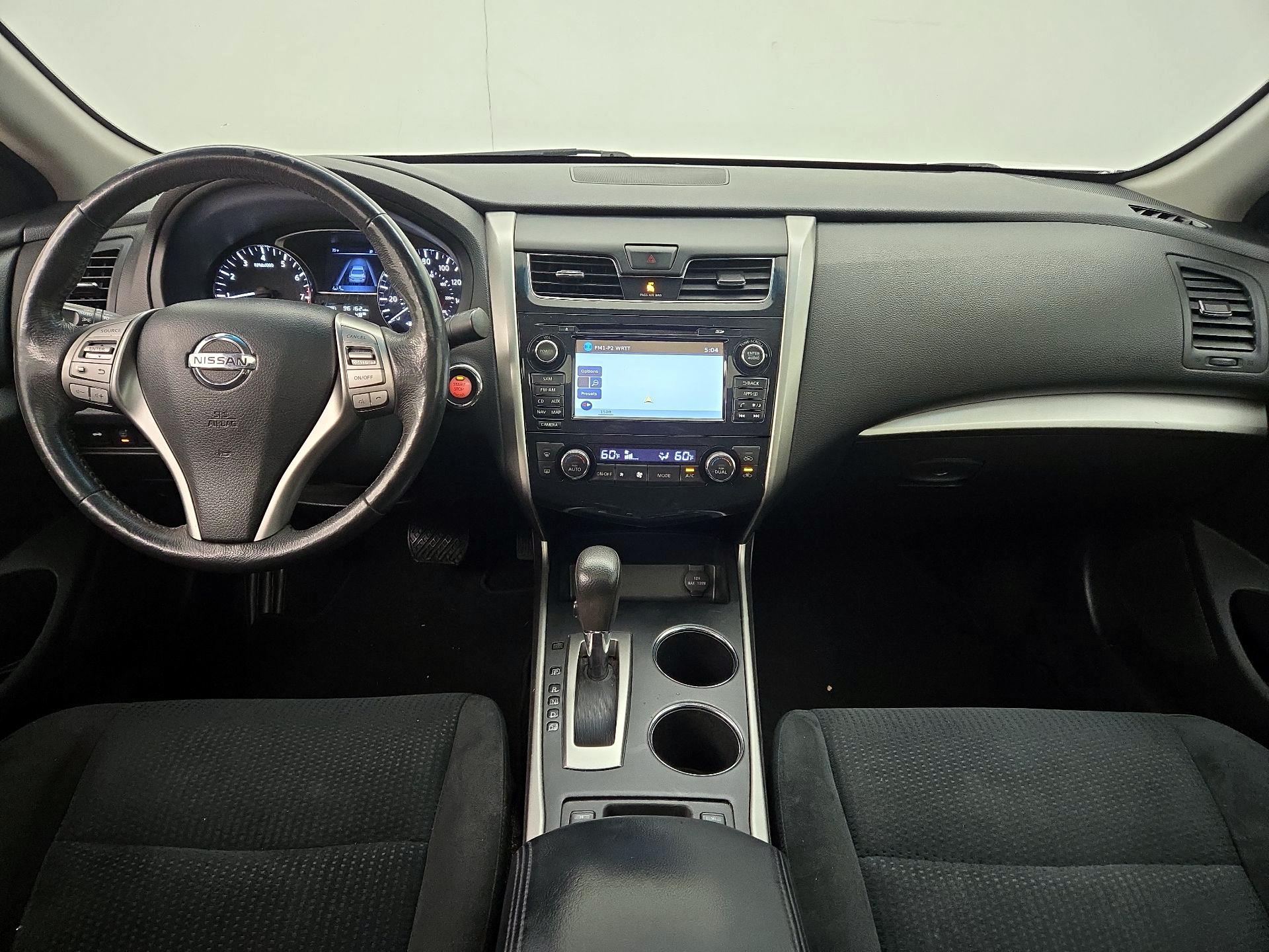 Thumbnail: 2015 Nissan Altima - 9