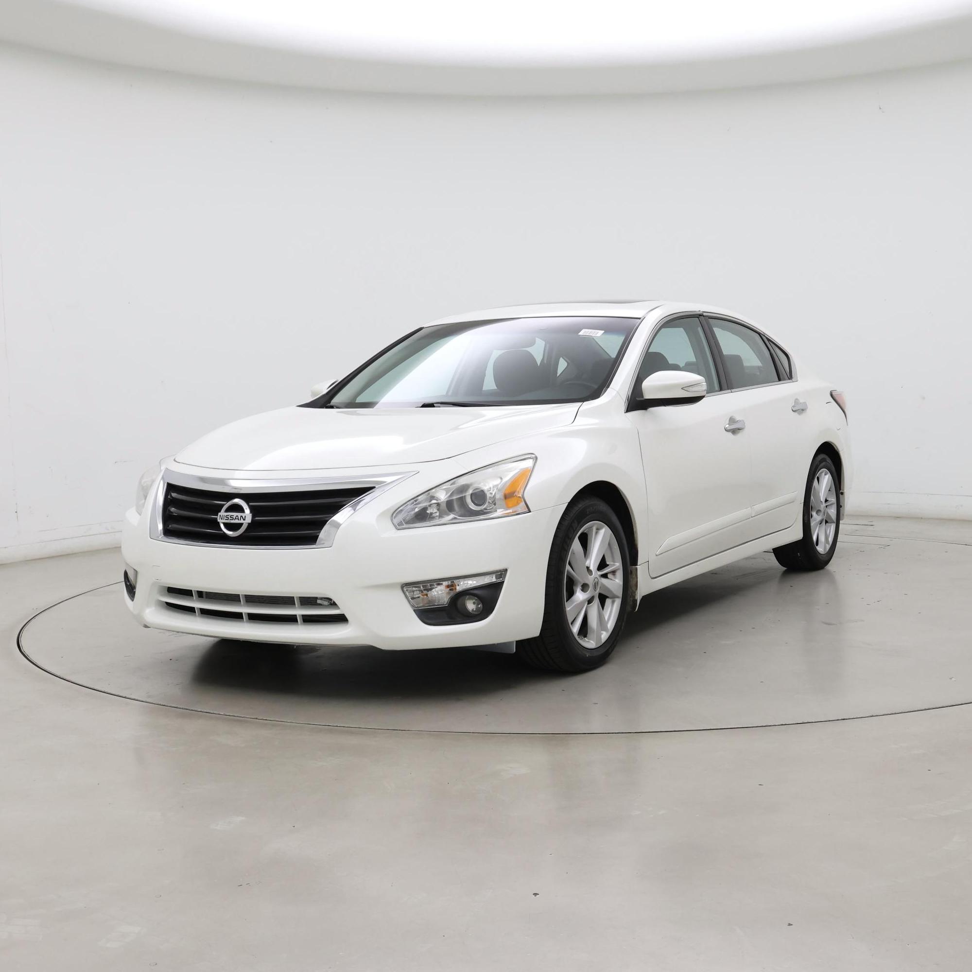 Thumbnail: 2015 Nissan Altima - 4