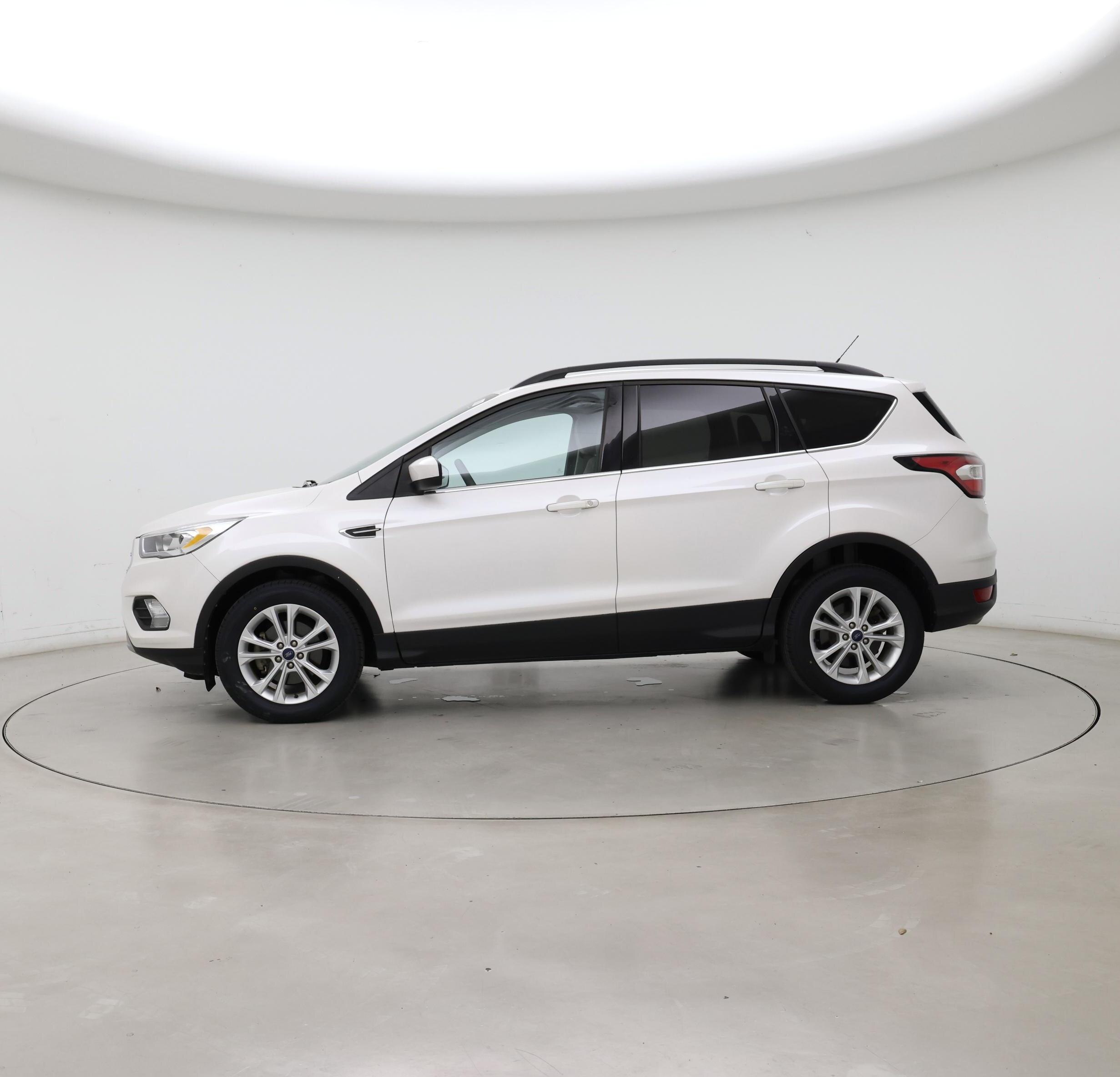 Thumbnail: 2017 Ford Escape - 3