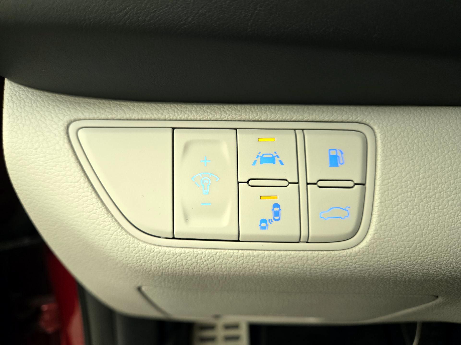 Thumbnail: 2019 Genesis G70 - 13