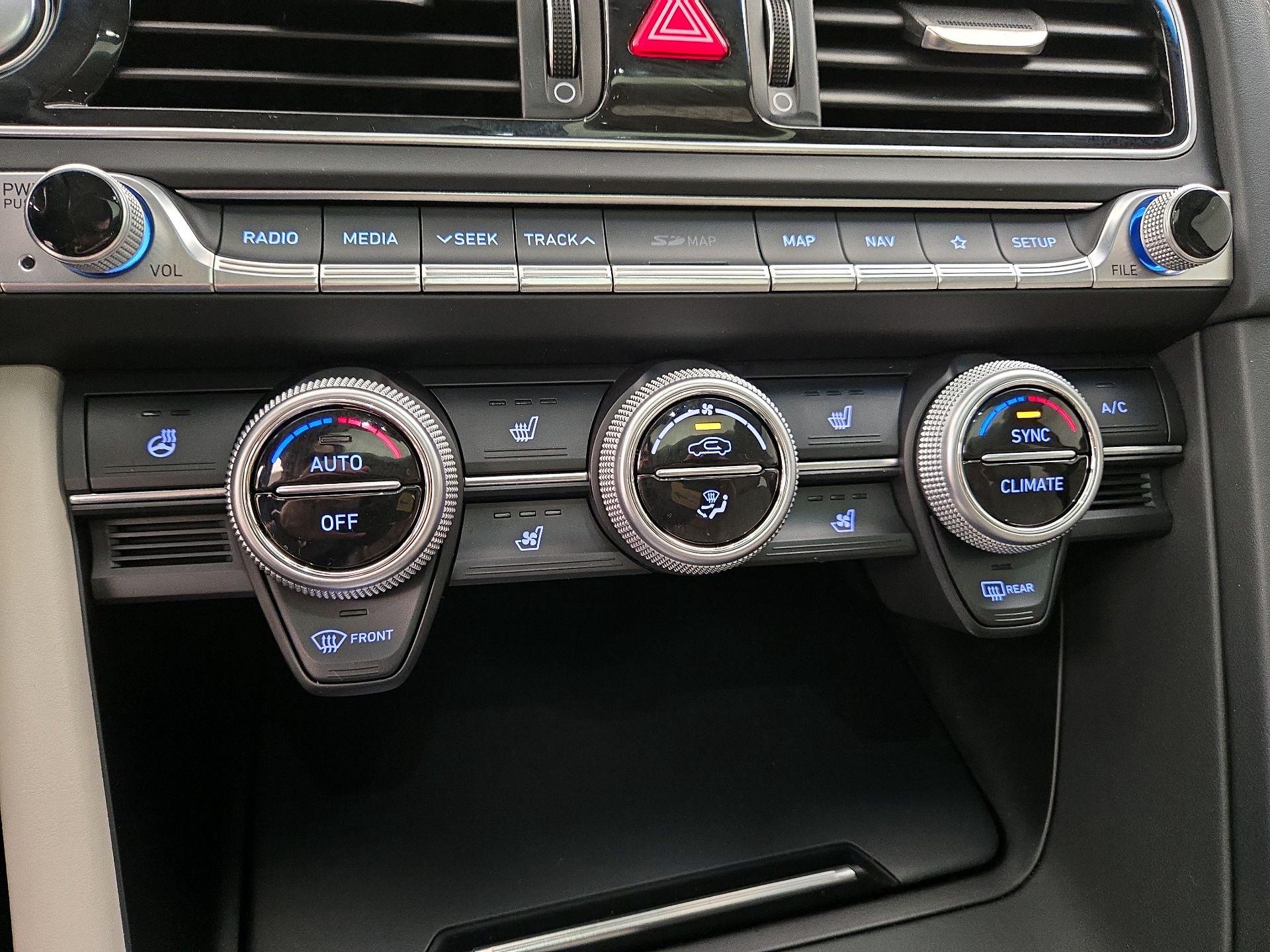 Thumbnail: 2019 Genesis G70 - 17