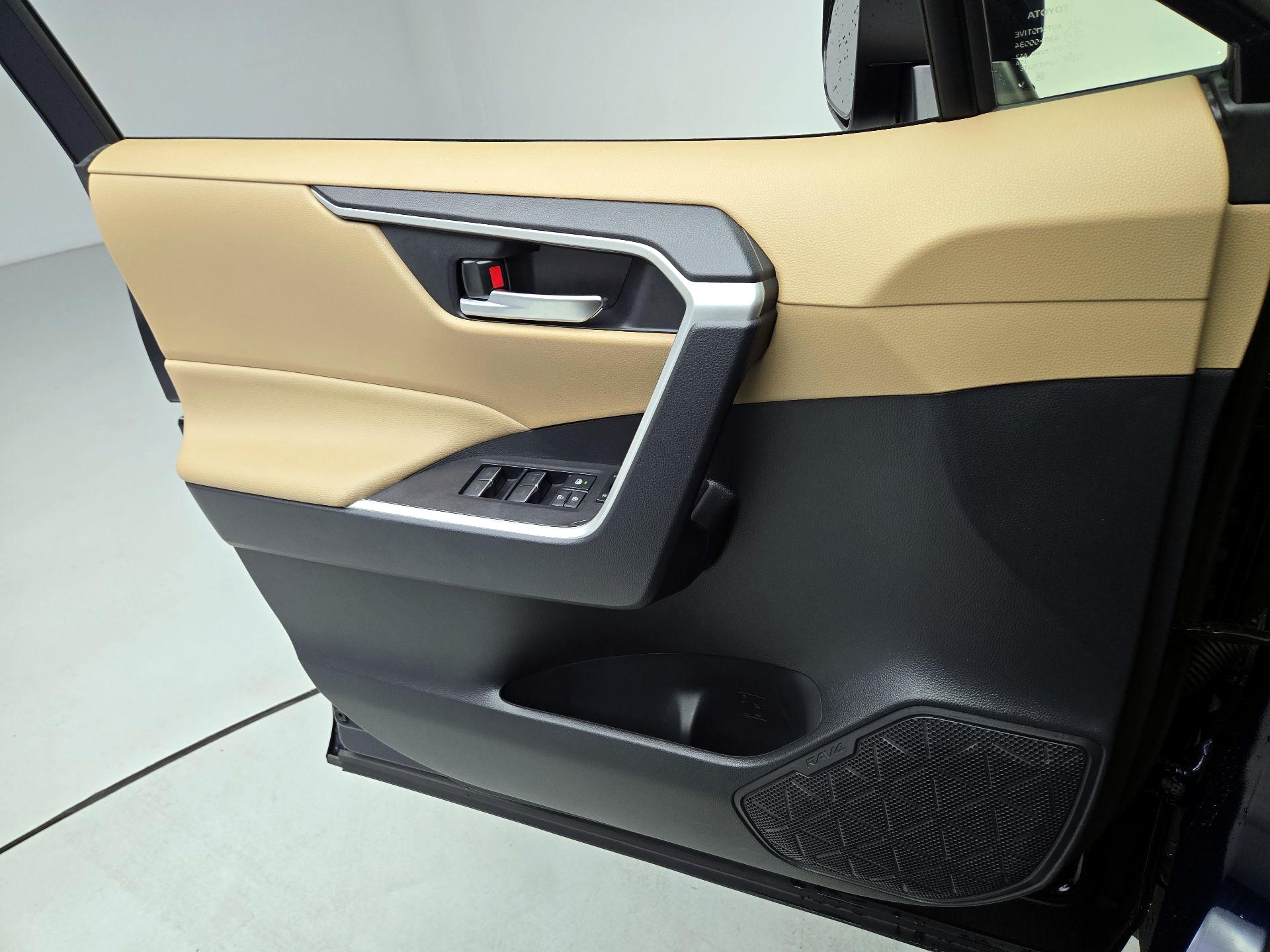 Thumbnail: 2024 Toyota RAV4 - 12