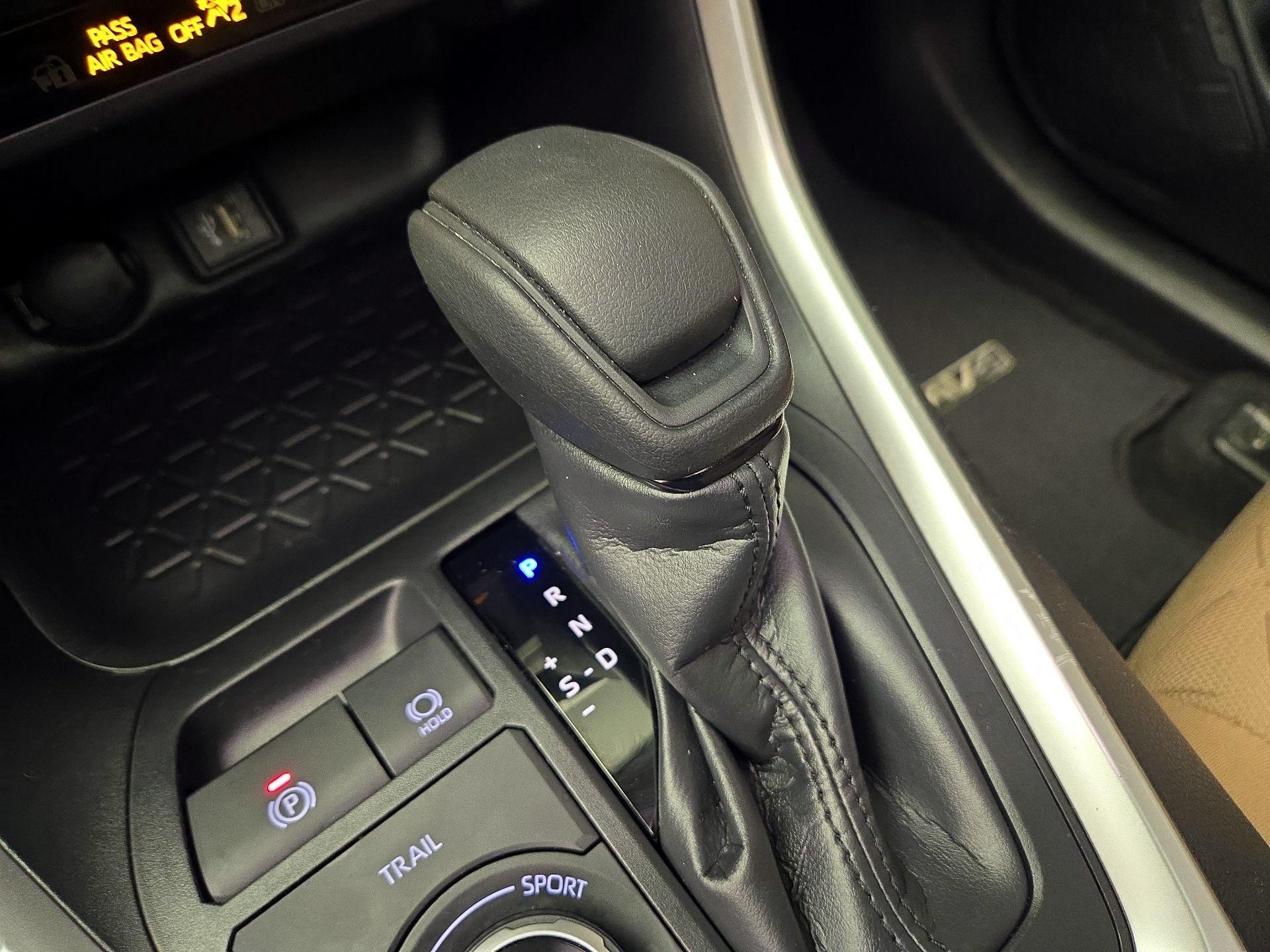 Thumbnail: 2024 Toyota RAV4 - 17