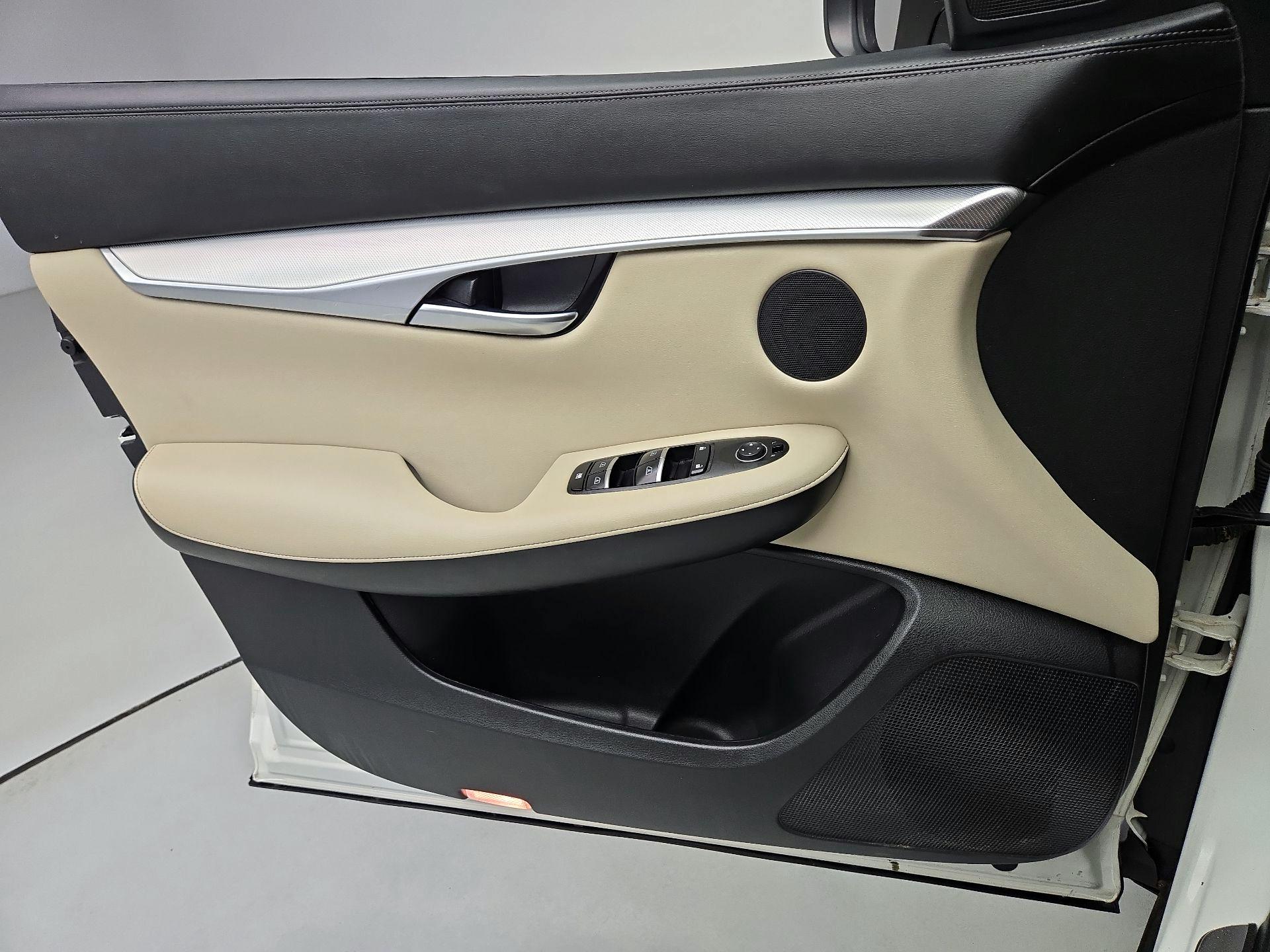 Thumbnail: 2019 INFINITI QX50 - 12