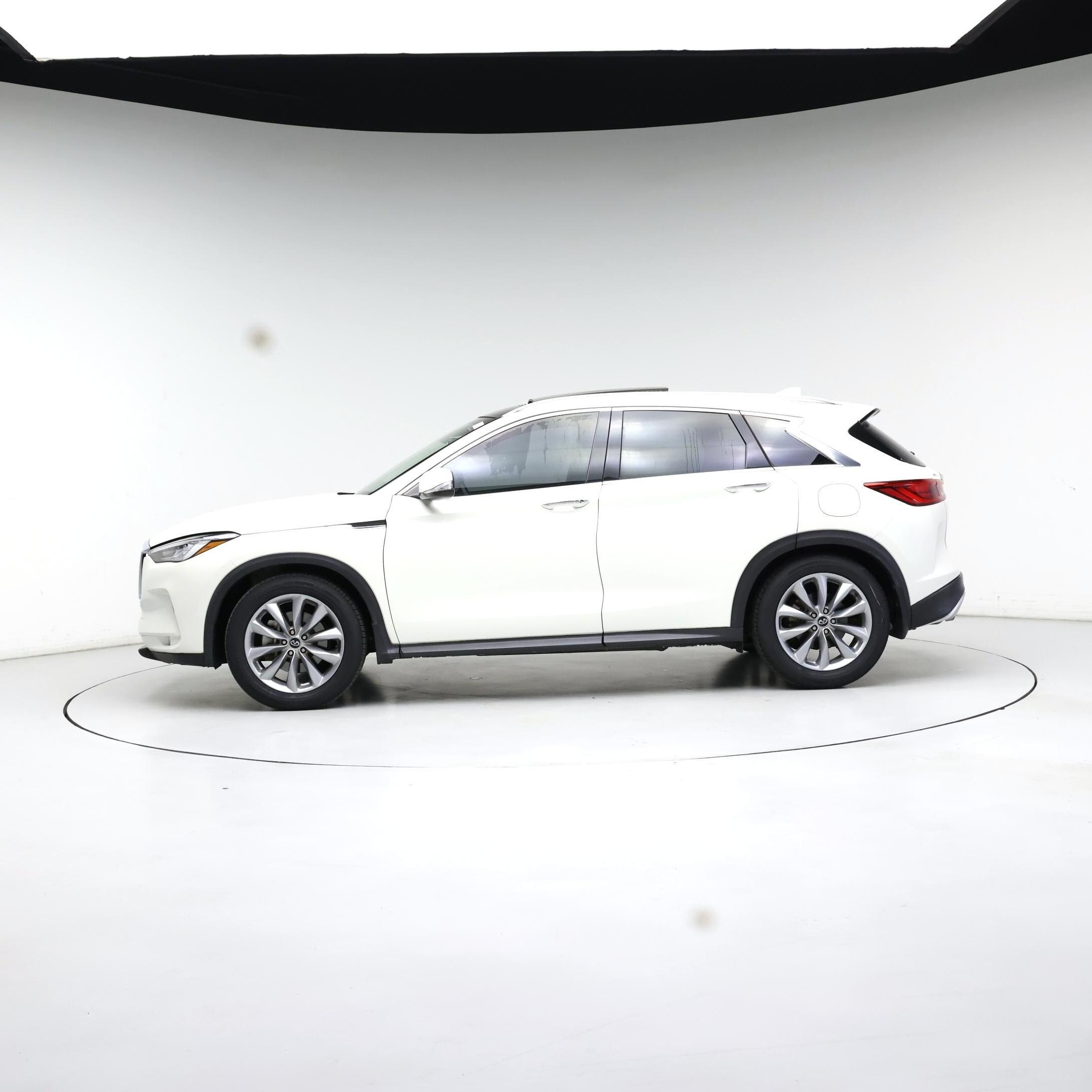 Thumbnail: 2019 INFINITI QX50 - 3