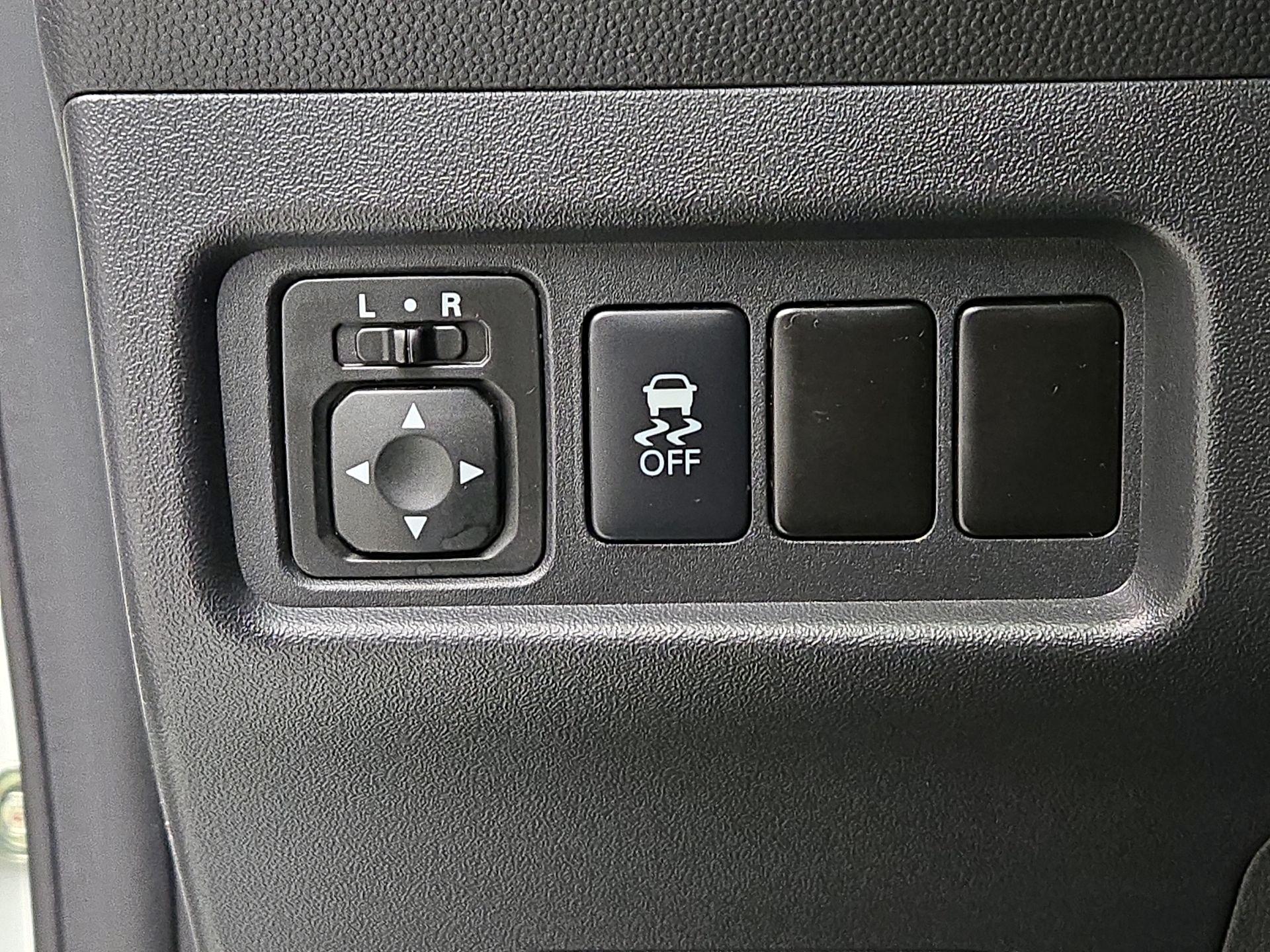 Thumbnail: 2015 Mitsubishi Mirage - 13