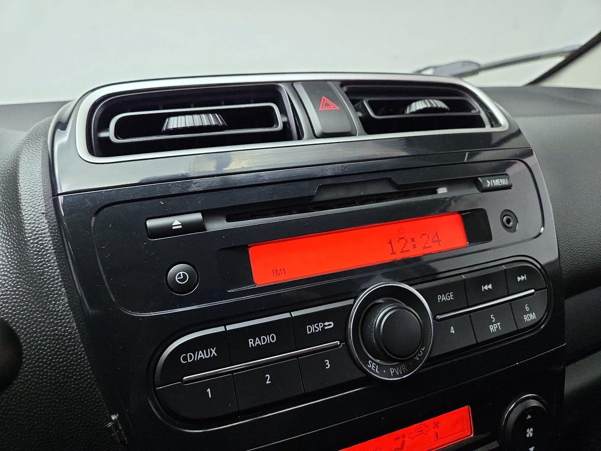 Thumbnail: 2015 Mitsubishi Mirage - 14