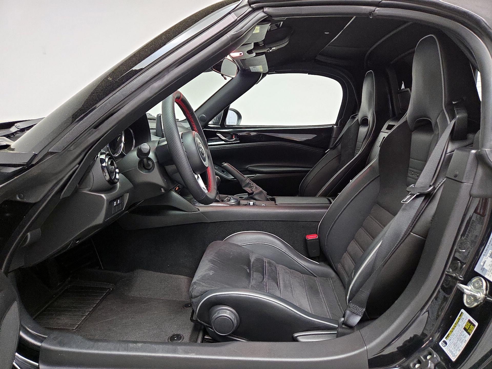 Thumbnail: 2021 Mazda MX-5 Miata - 11