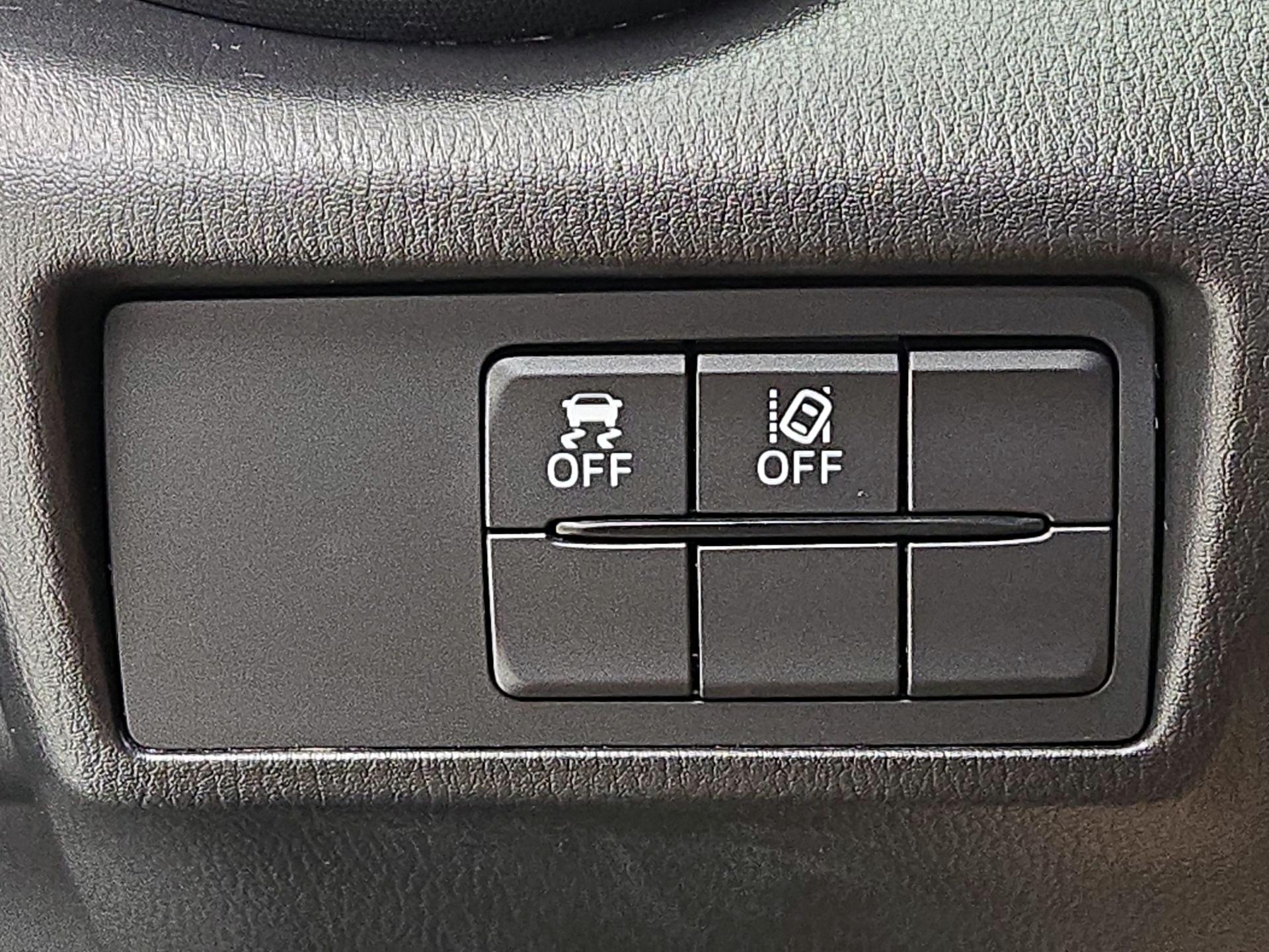 Thumbnail: 2021 Mazda MX-5 Miata - 13