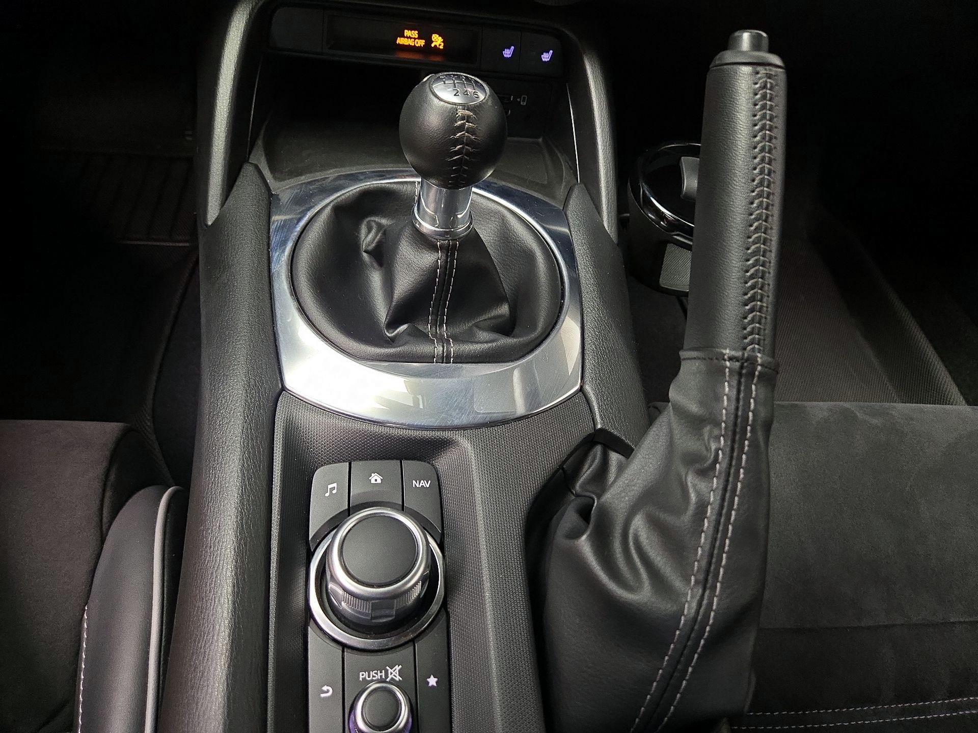 Thumbnail: 2021 Mazda MX-5 Miata - 18