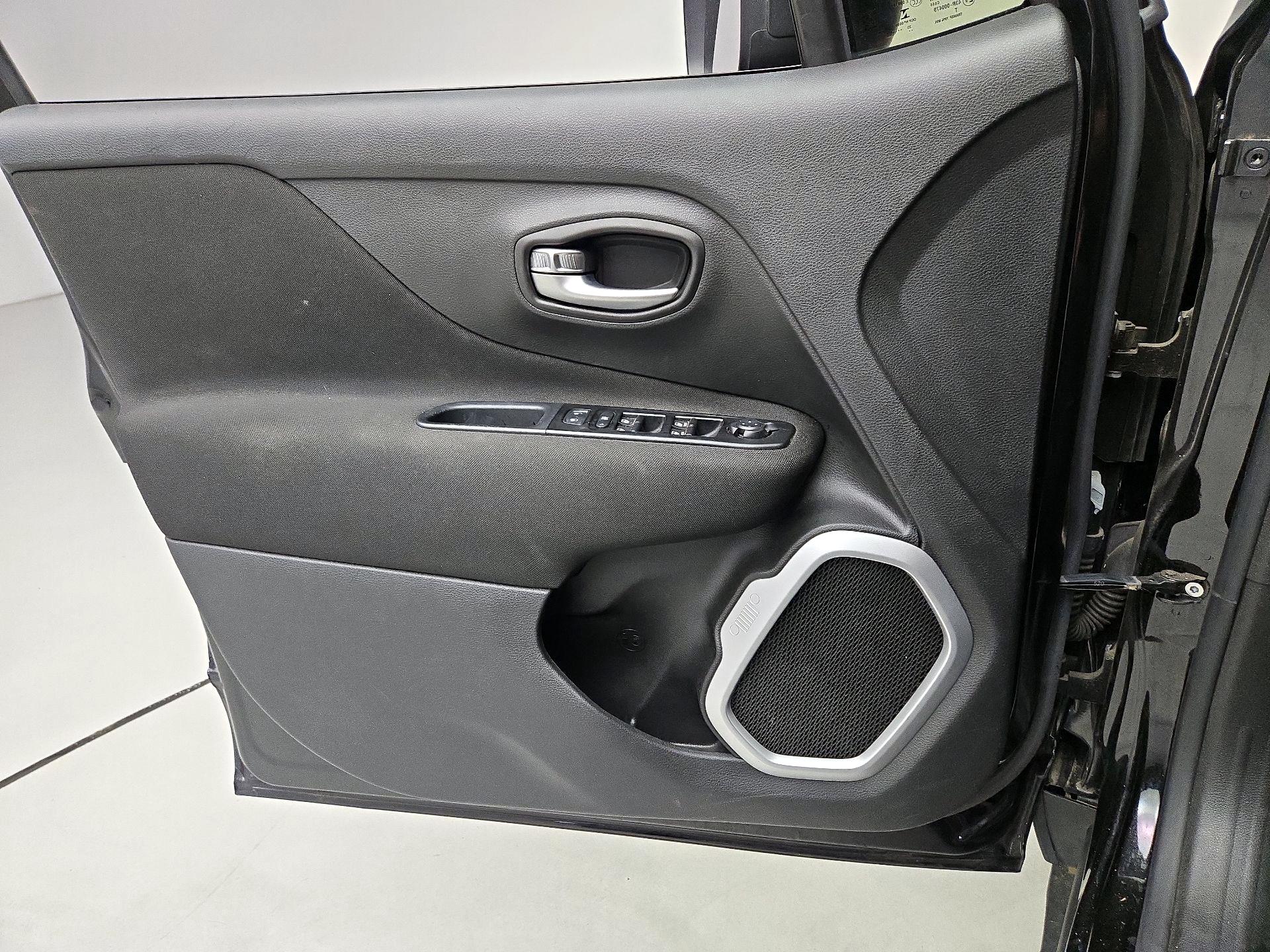 Thumbnail: 2021 Jeep Renegade - 12