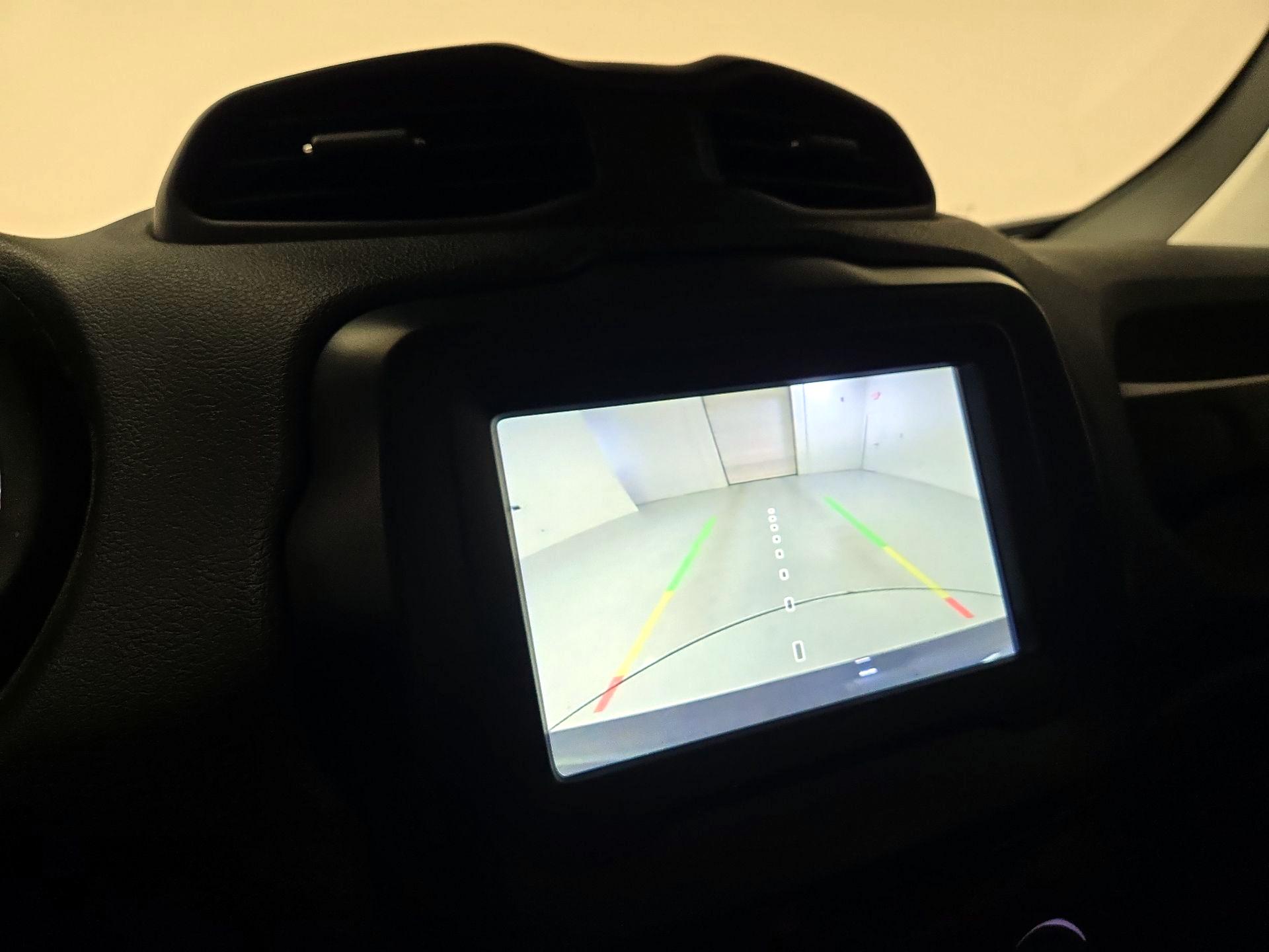 Thumbnail: 2021 Jeep Renegade - 14