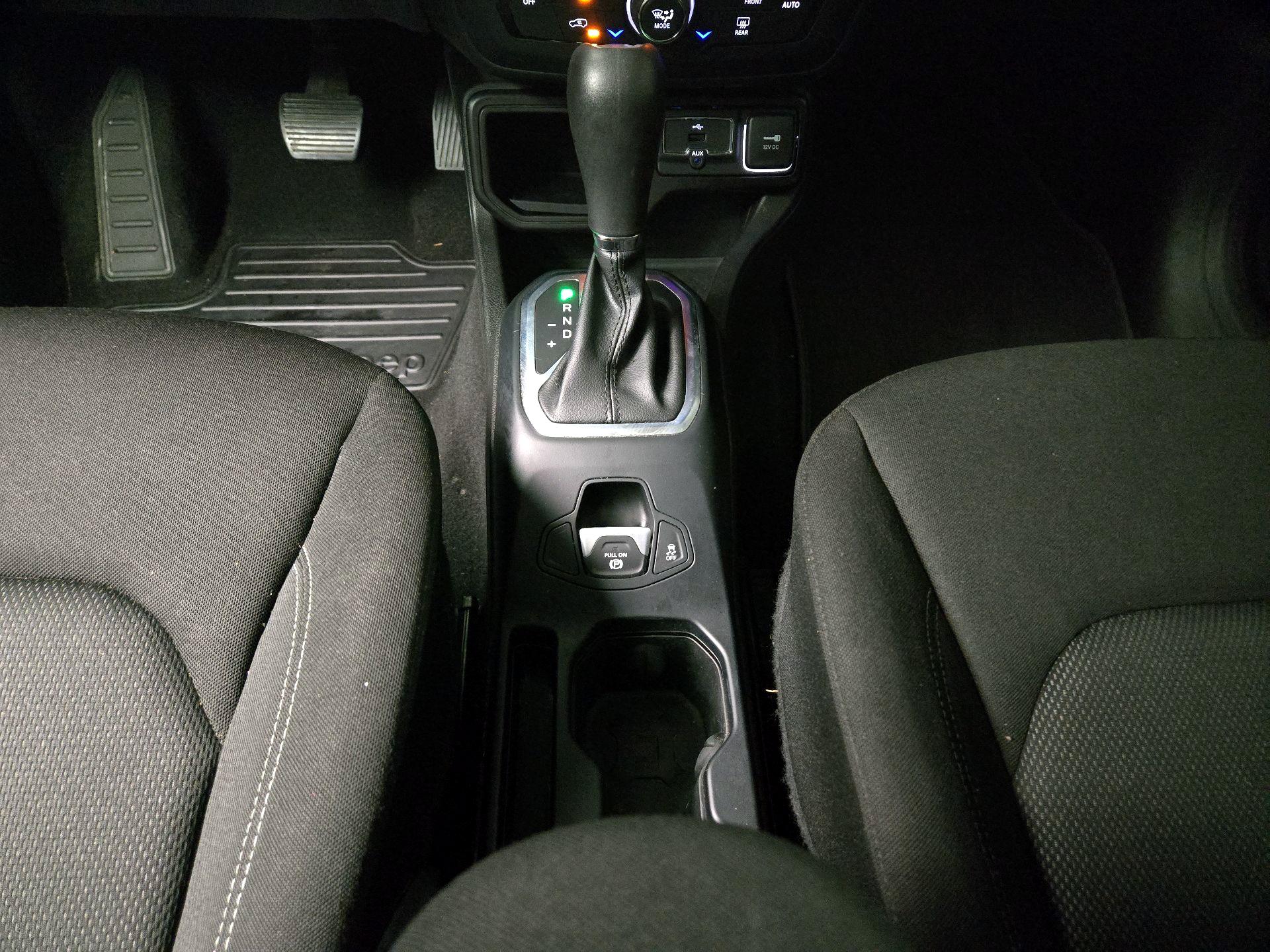 Thumbnail: 2021 Jeep Renegade - 17