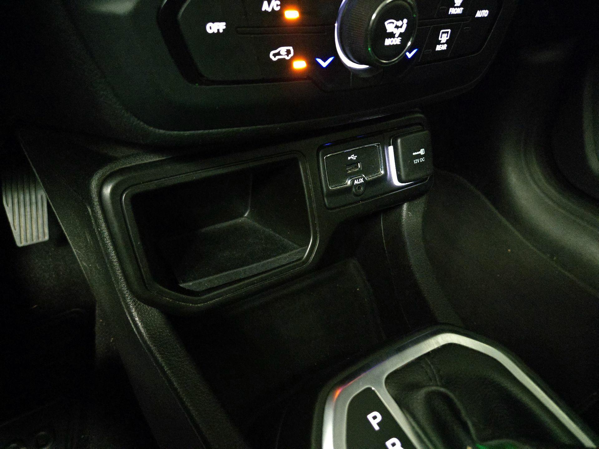 Thumbnail: 2021 Jeep Renegade - 18