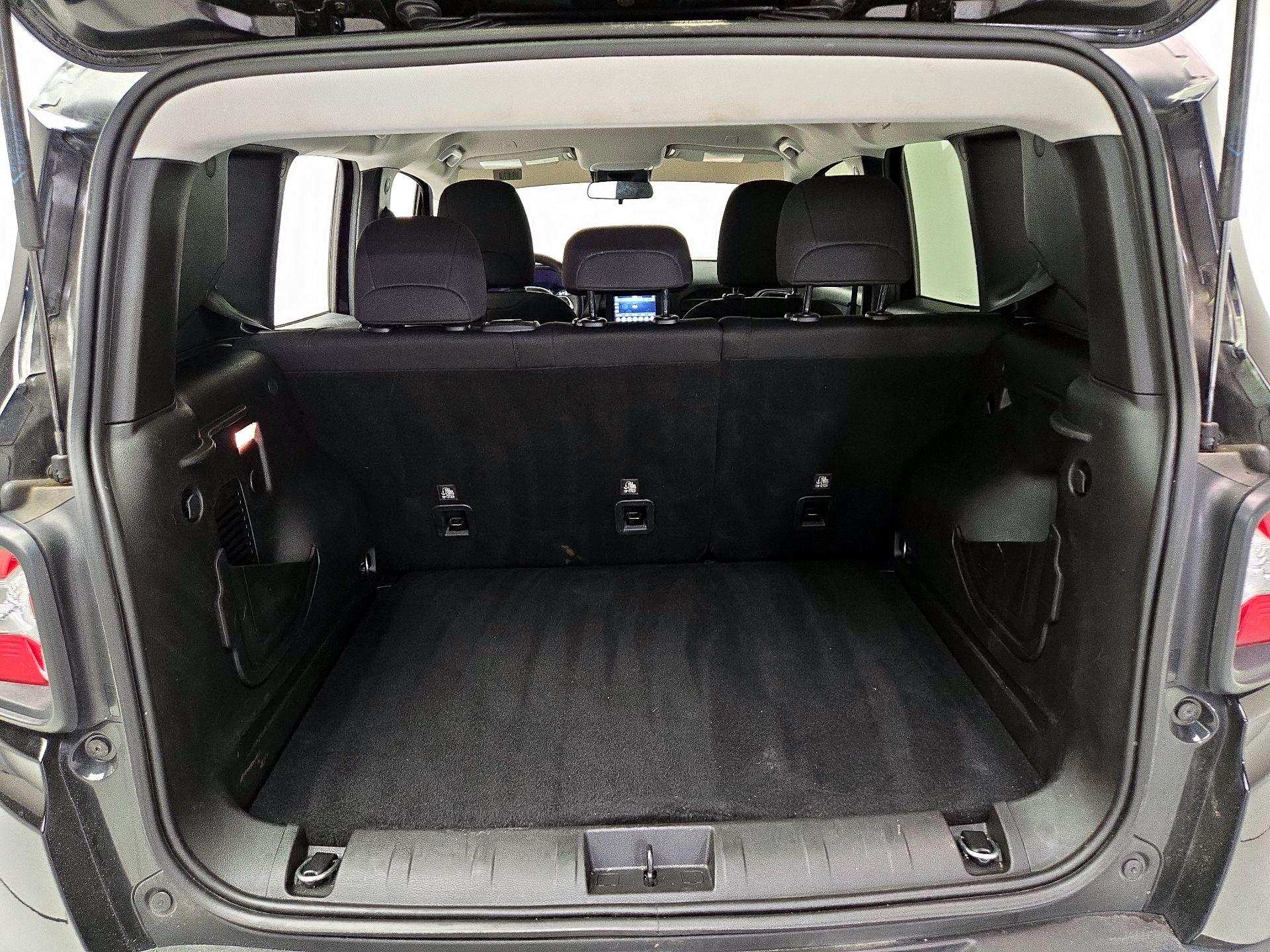 Thumbnail: 2021 Jeep Renegade - 20