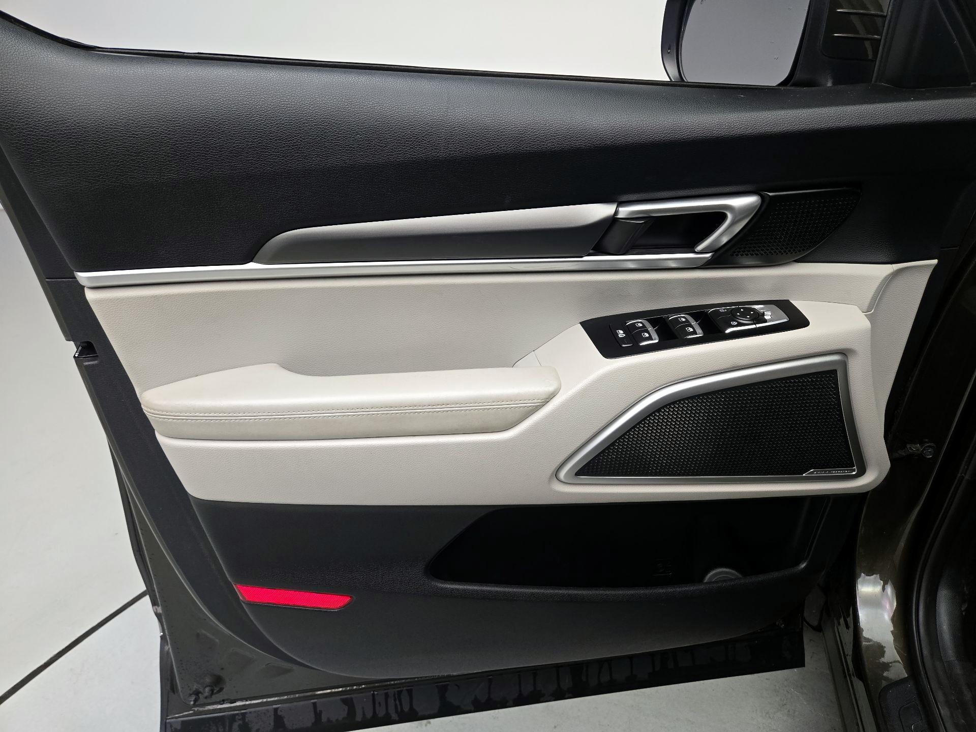 Thumbnail: 2020 Kia Telluride - 12