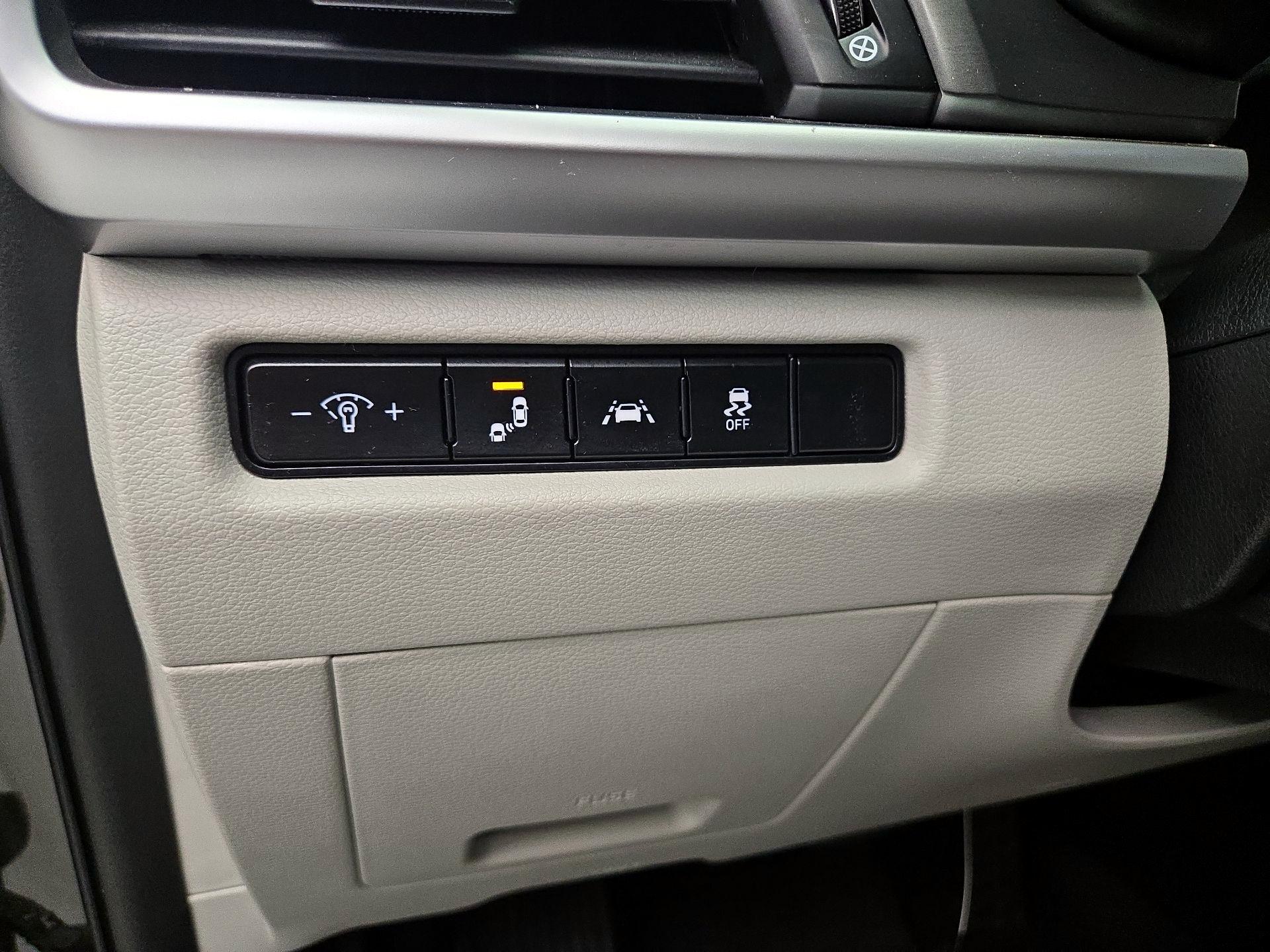 Thumbnail: 2020 Kia Telluride - 13