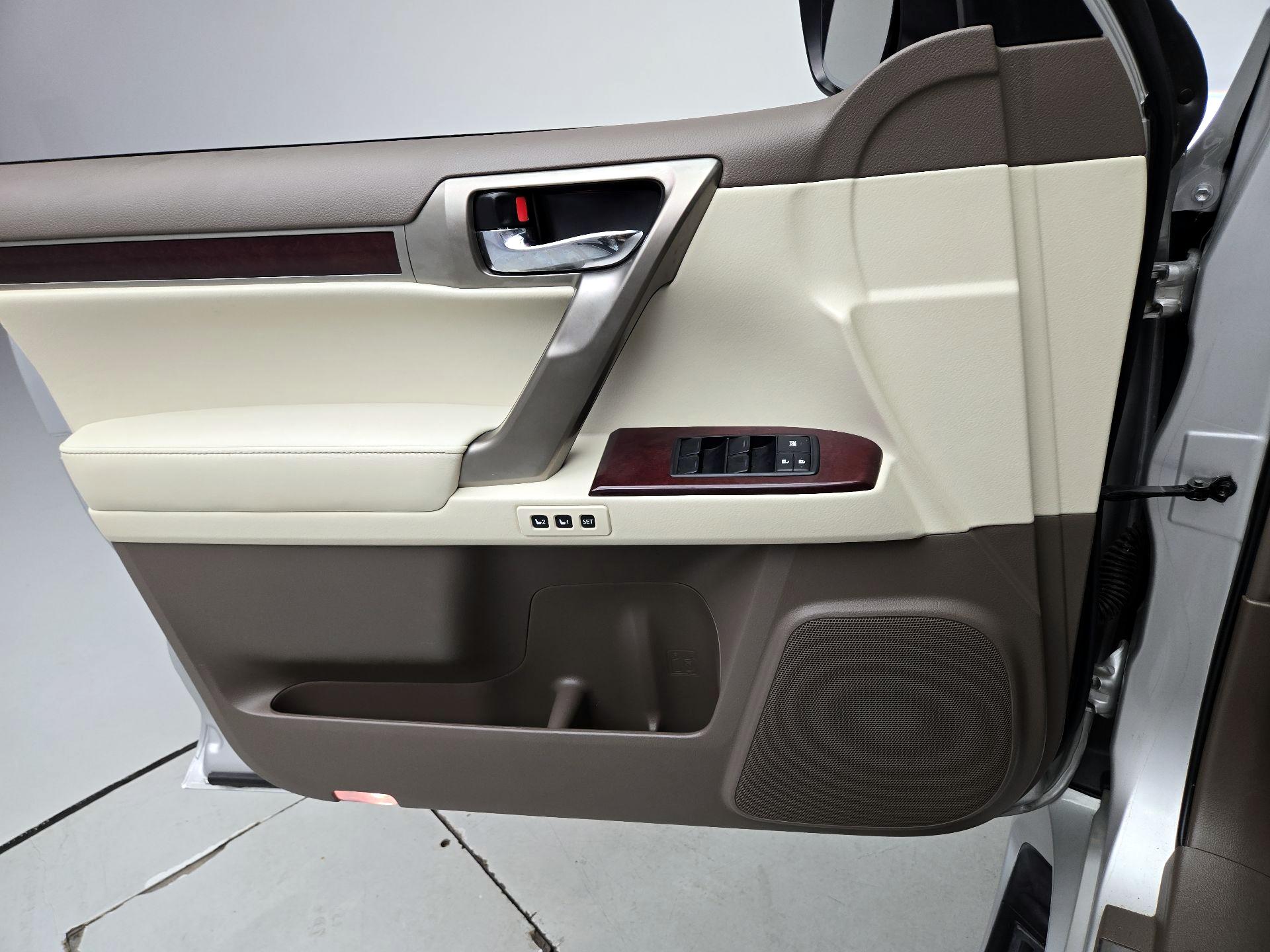 Thumbnail: 2014 Lexus GX - 12