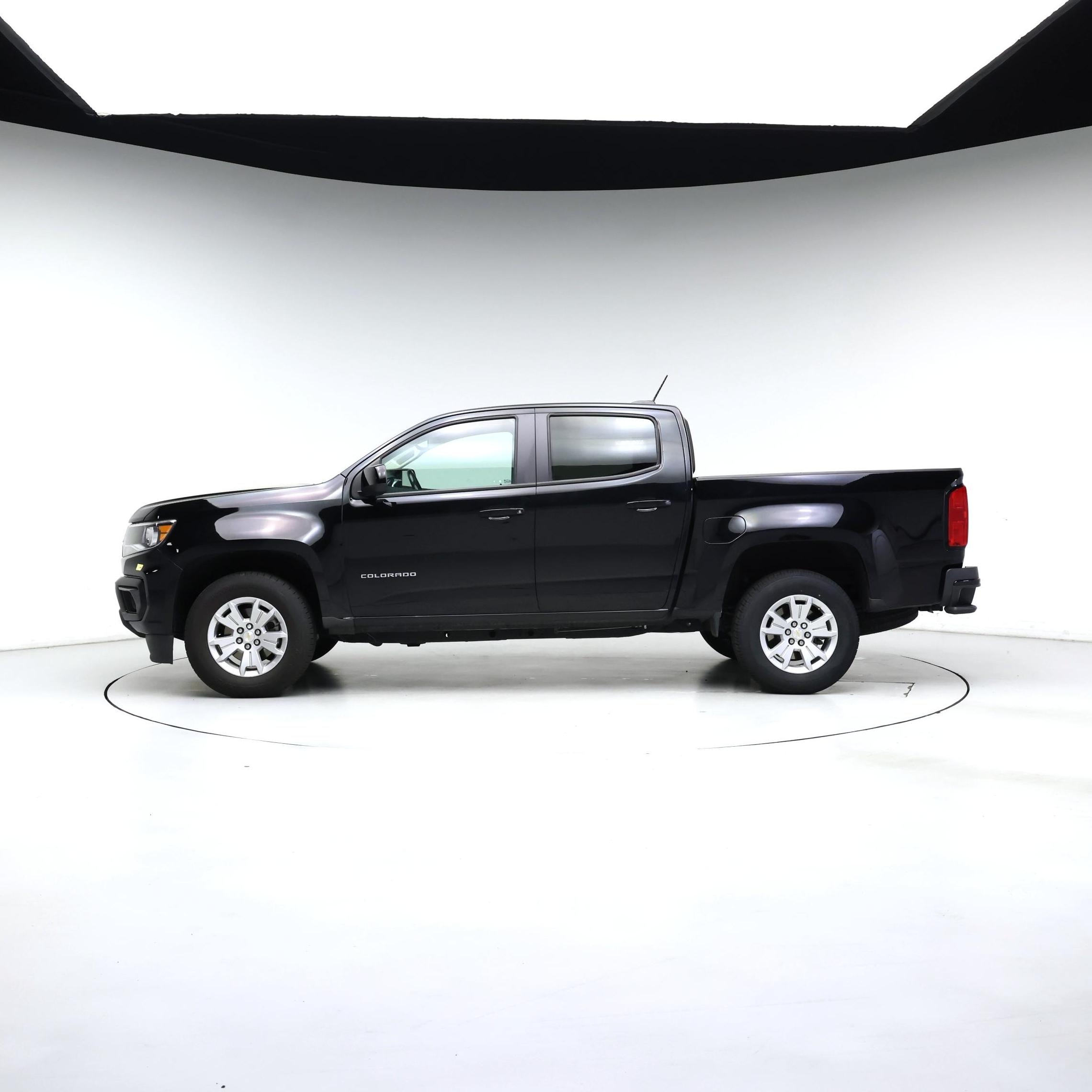 Thumbnail: 2021 Chevrolet Colorado - 3