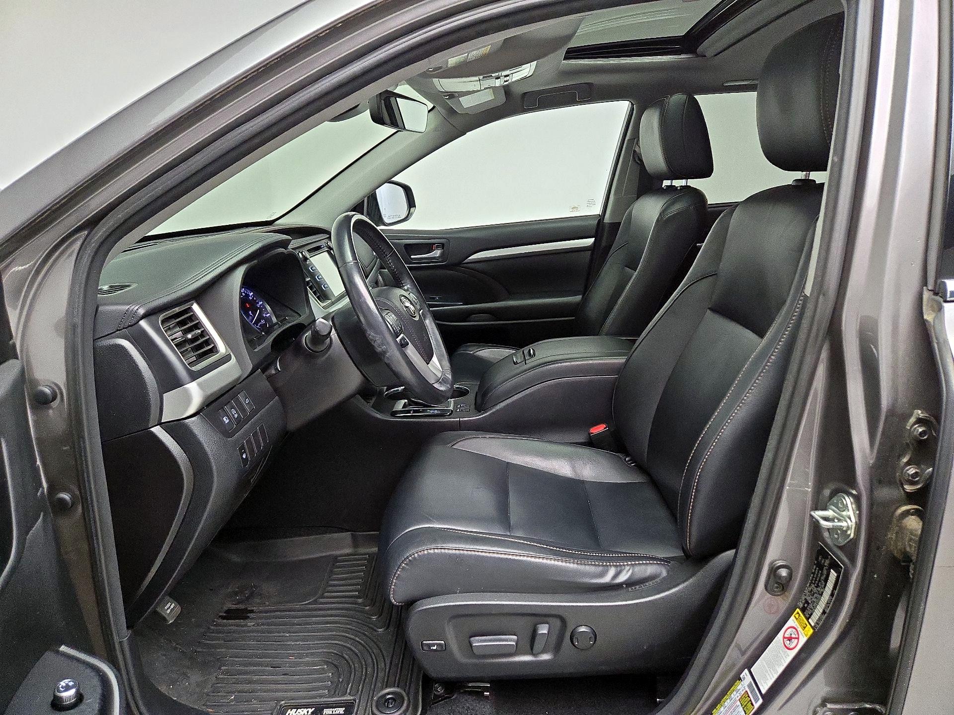 Thumbnail: 2018 Toyota Highlander - 11
