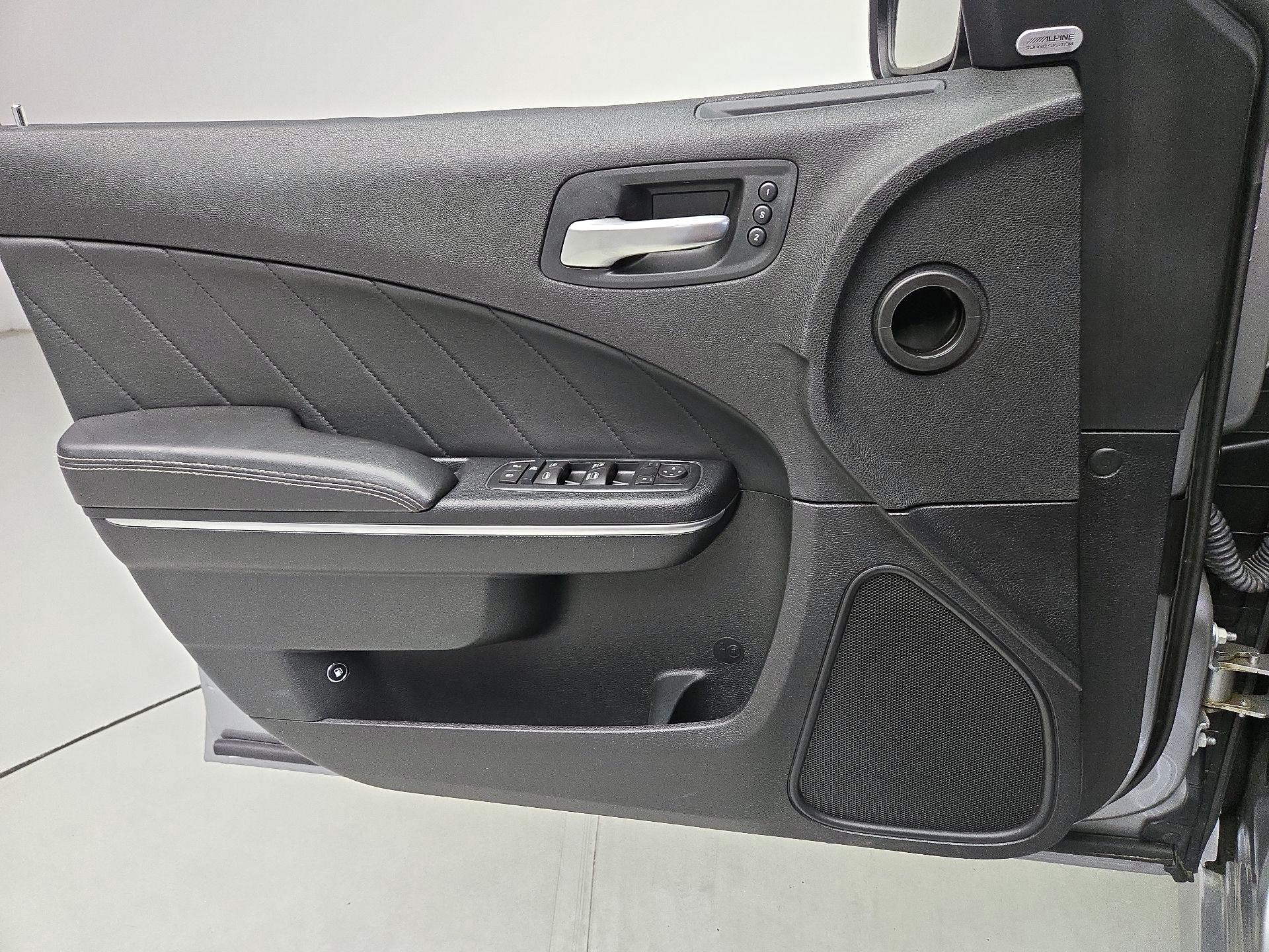 Thumbnail: 2016 Dodge Charger - 12