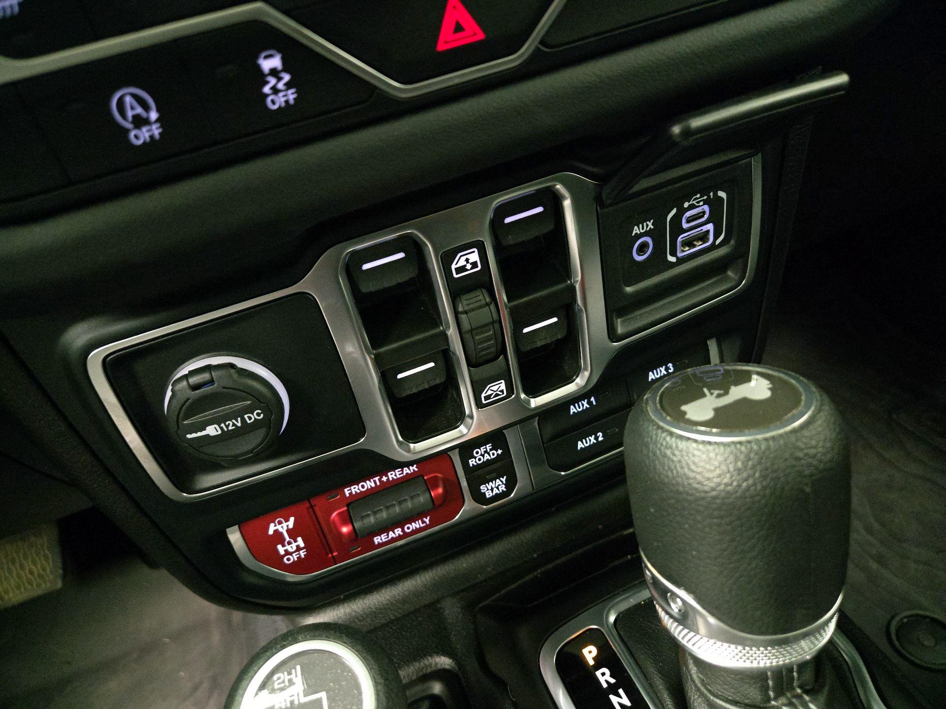 Thumbnail: 2025 Jeep Wrangler - 18