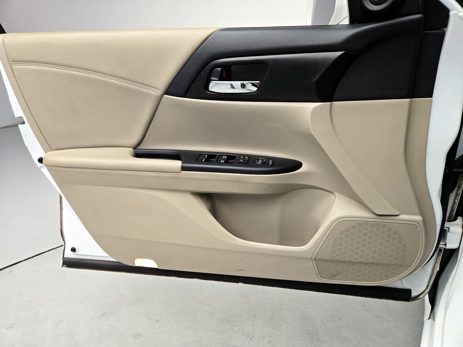 Thumbnail: 2015 Honda Accord - 12