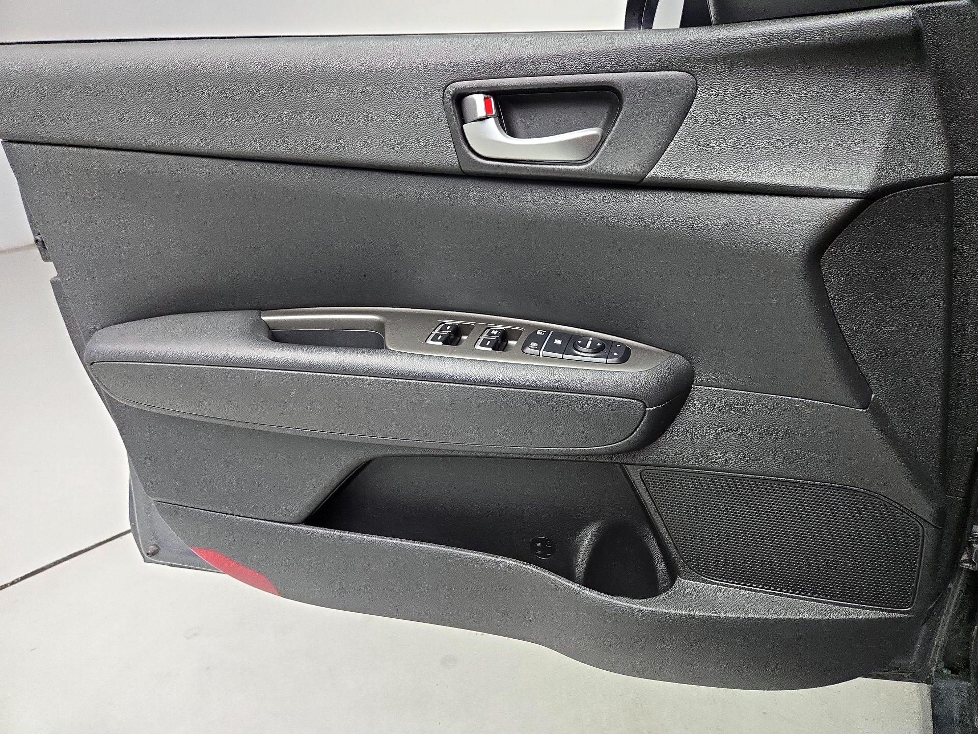 Thumbnail: 2020 Kia Optima - 12