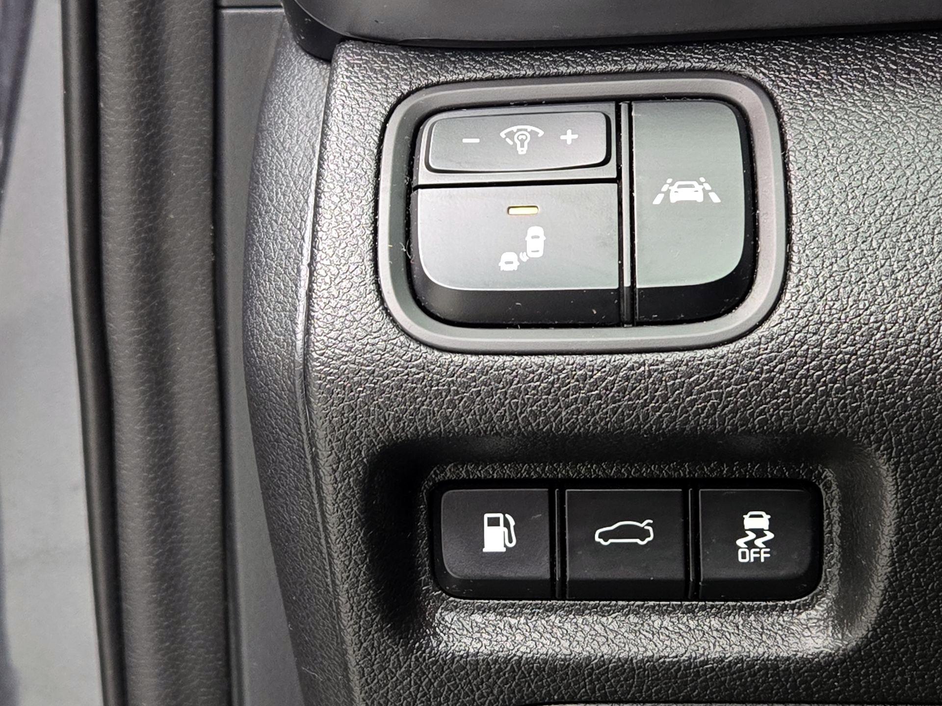 Thumbnail: 2020 Kia Optima - 13