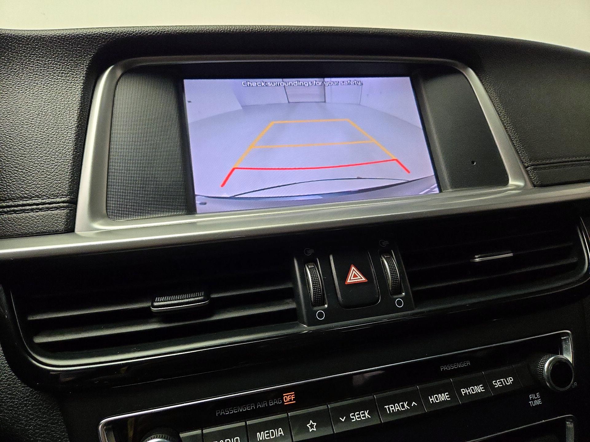 Thumbnail: 2020 Kia Optima - 14