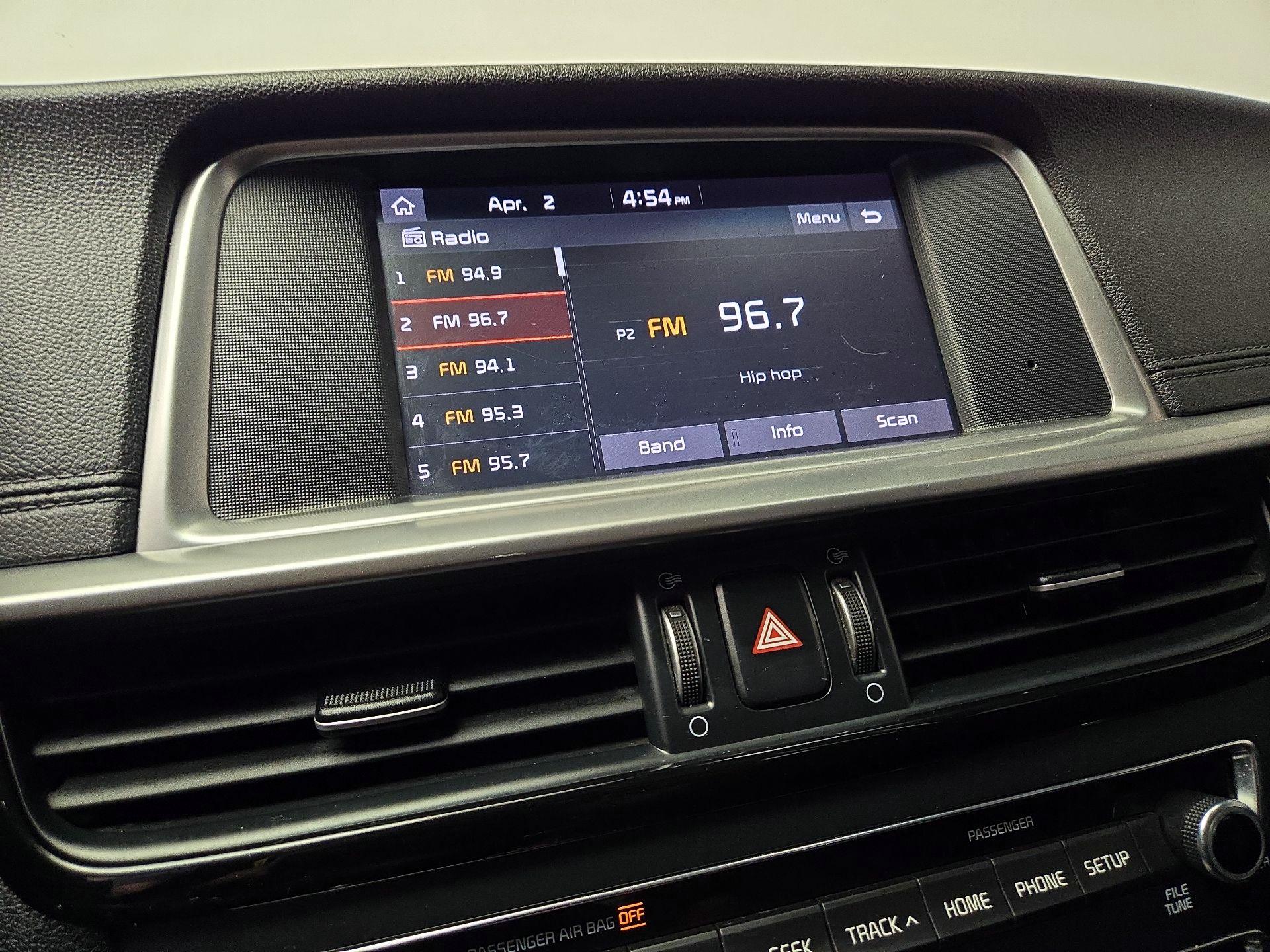 Thumbnail: 2020 Kia Optima - 15