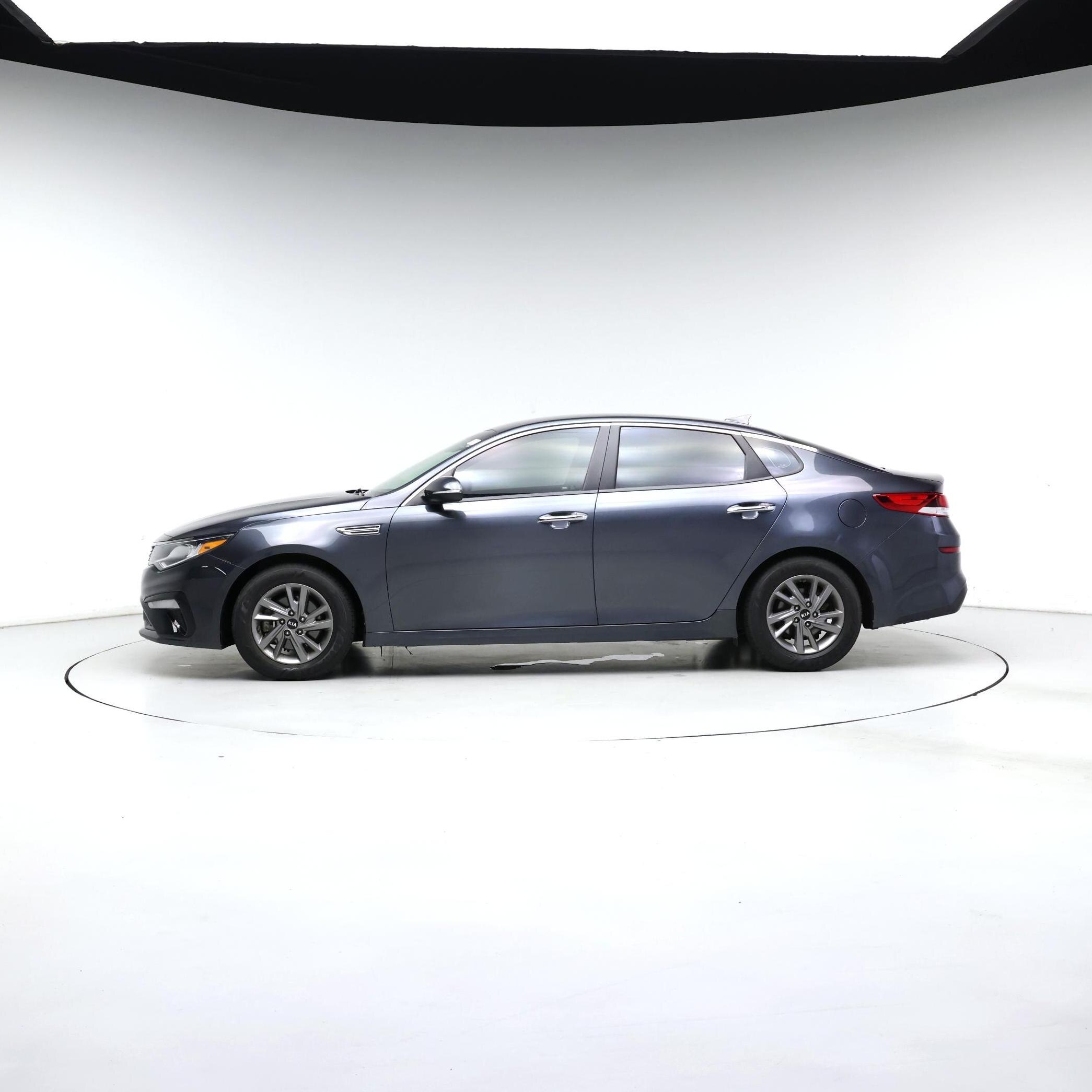 Thumbnail: 2020 Kia Optima - 3