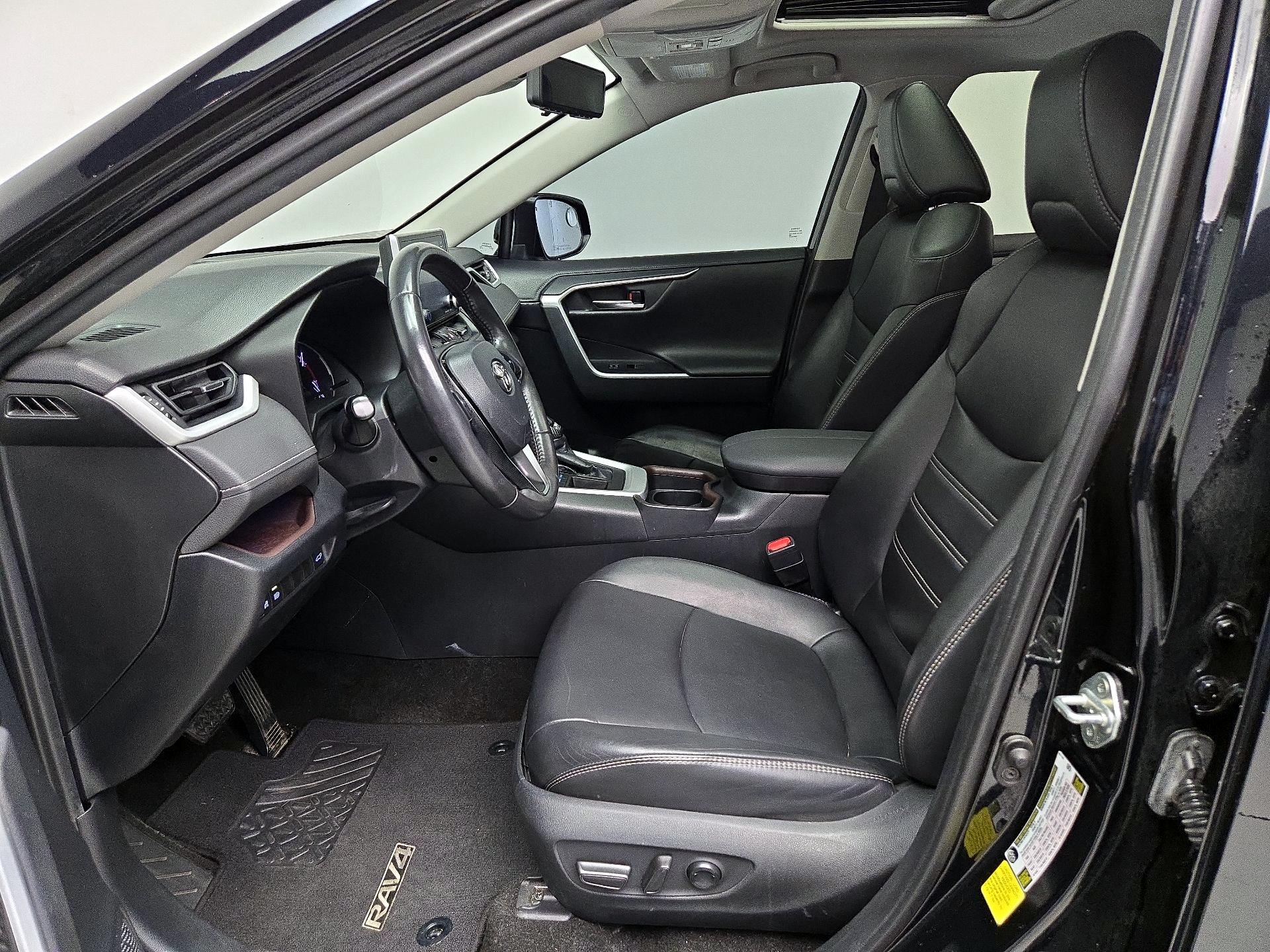 Thumbnail: 2019 Toyota RAV4 - 11