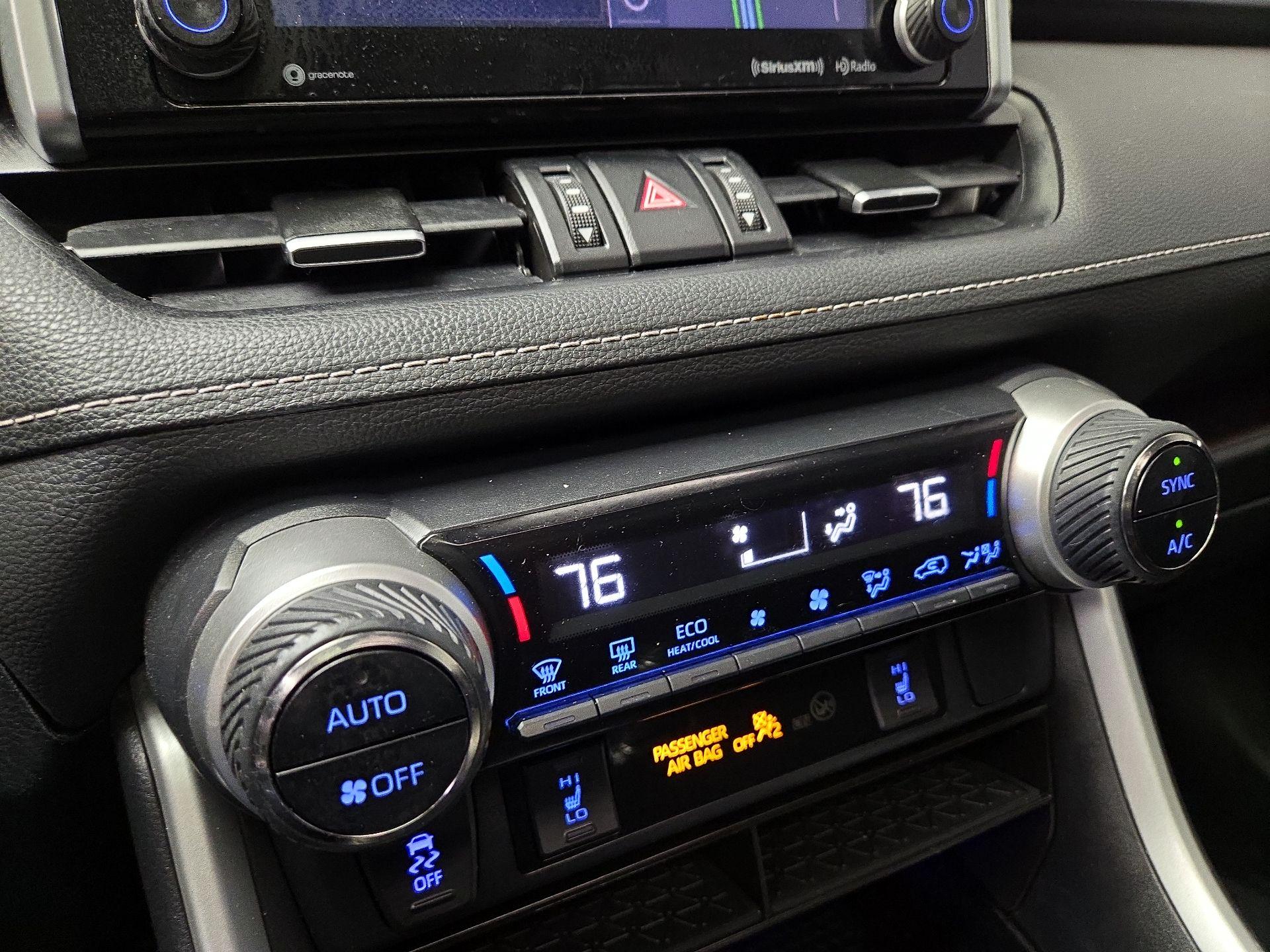 Thumbnail: 2019 Toyota RAV4 - 17