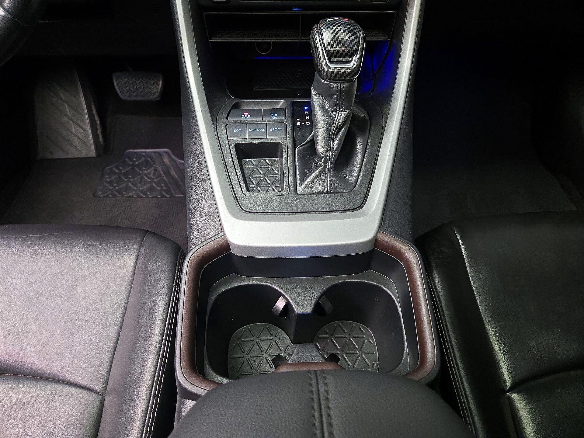 Thumbnail: 2019 Toyota RAV4 - 18