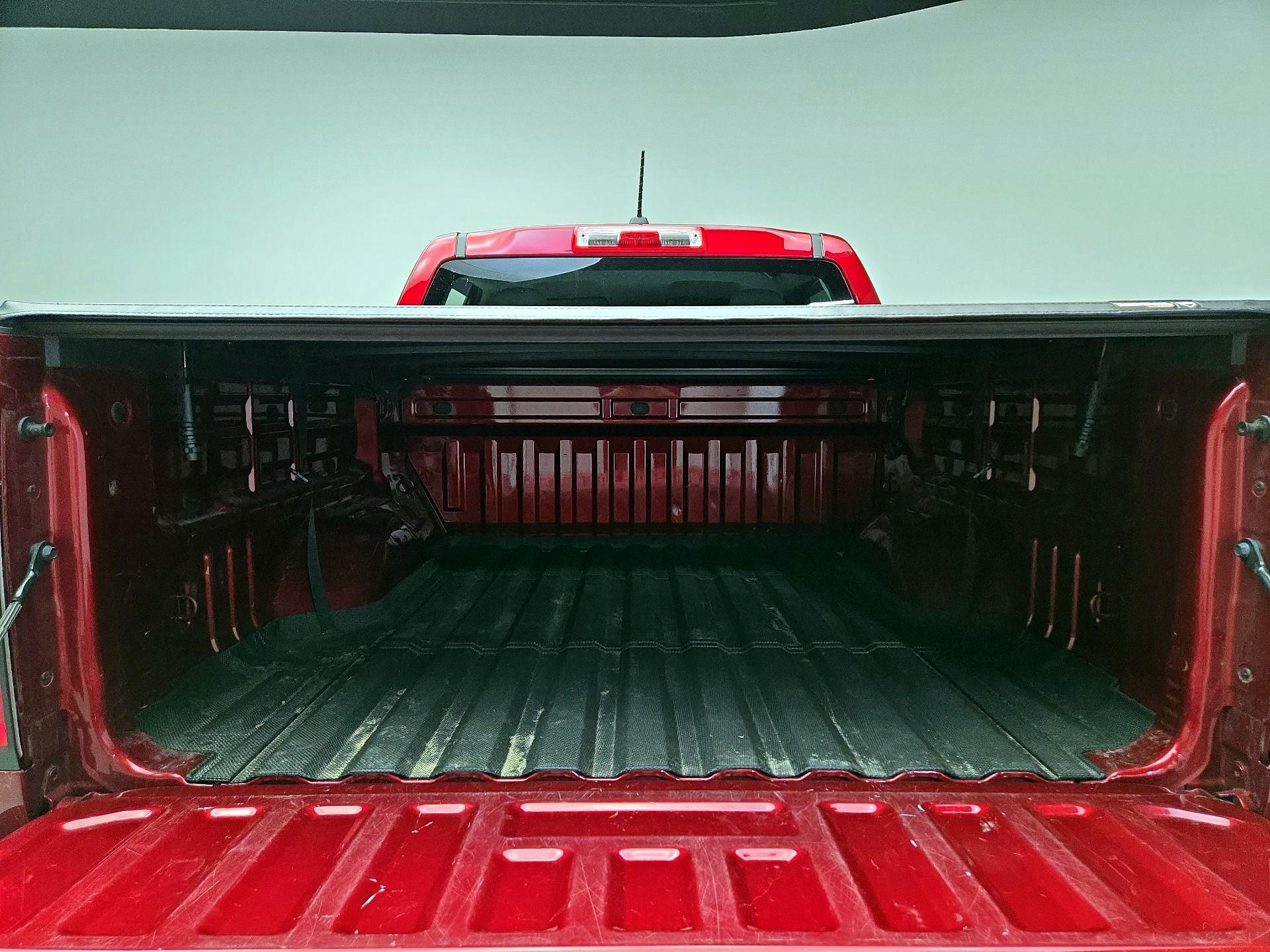 Thumbnail: 2022 Chevrolet Colorado - 20