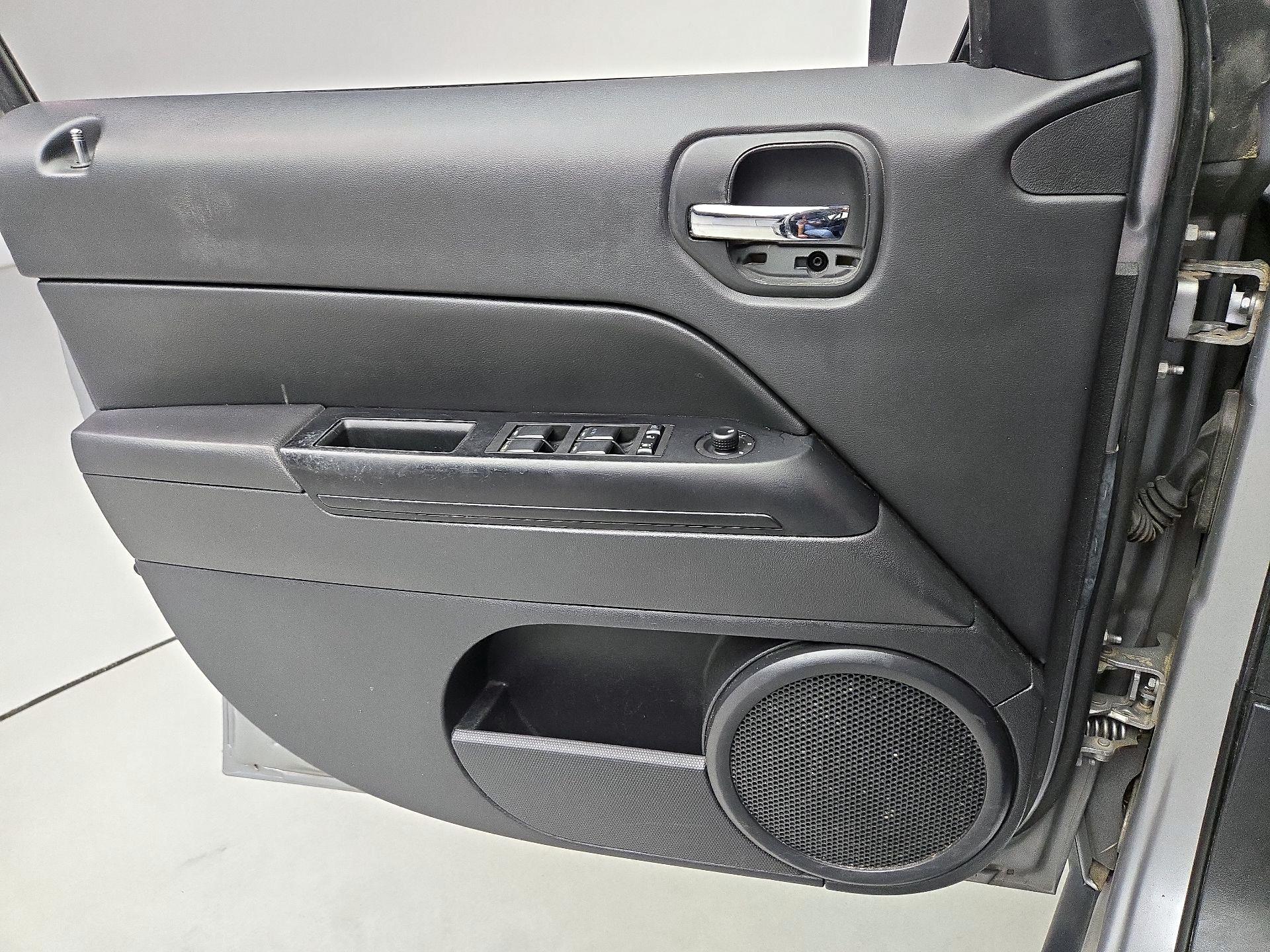 Thumbnail: 2017 Jeep Patriot - 12