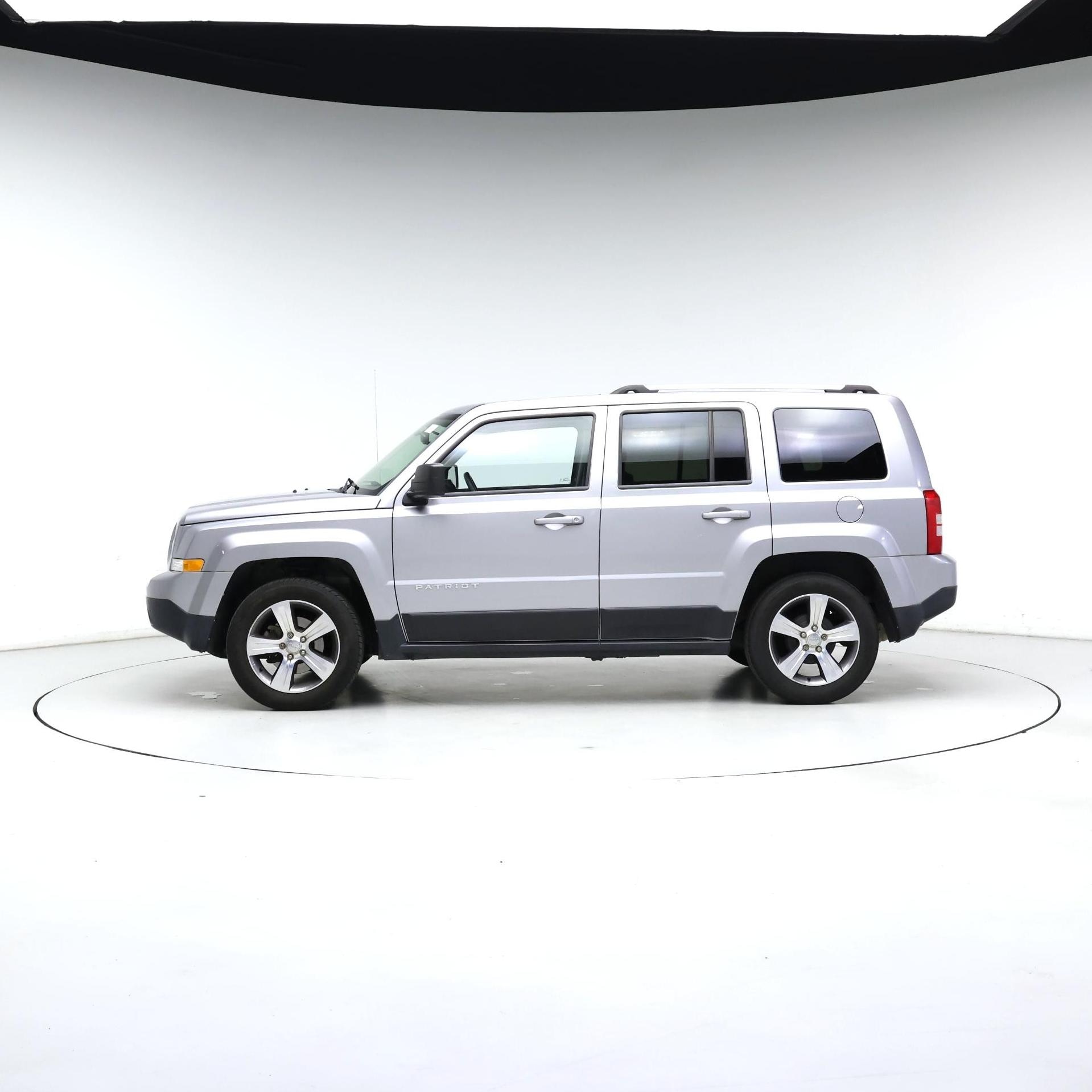 Thumbnail: 2017 Jeep Patriot - 3