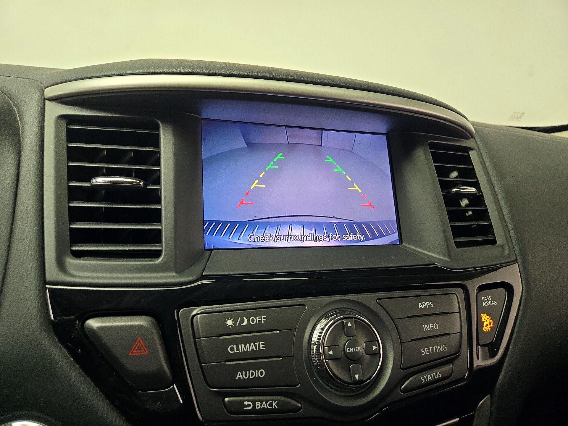 Thumbnail: 2017 Nissan Pathfinder - 14