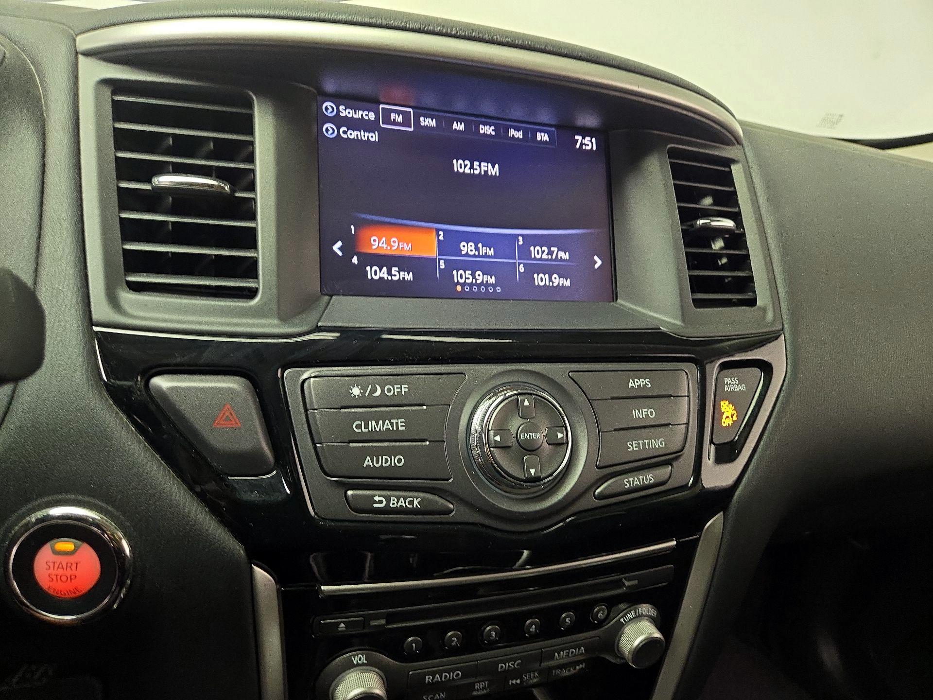 Thumbnail: 2017 Nissan Pathfinder - 15