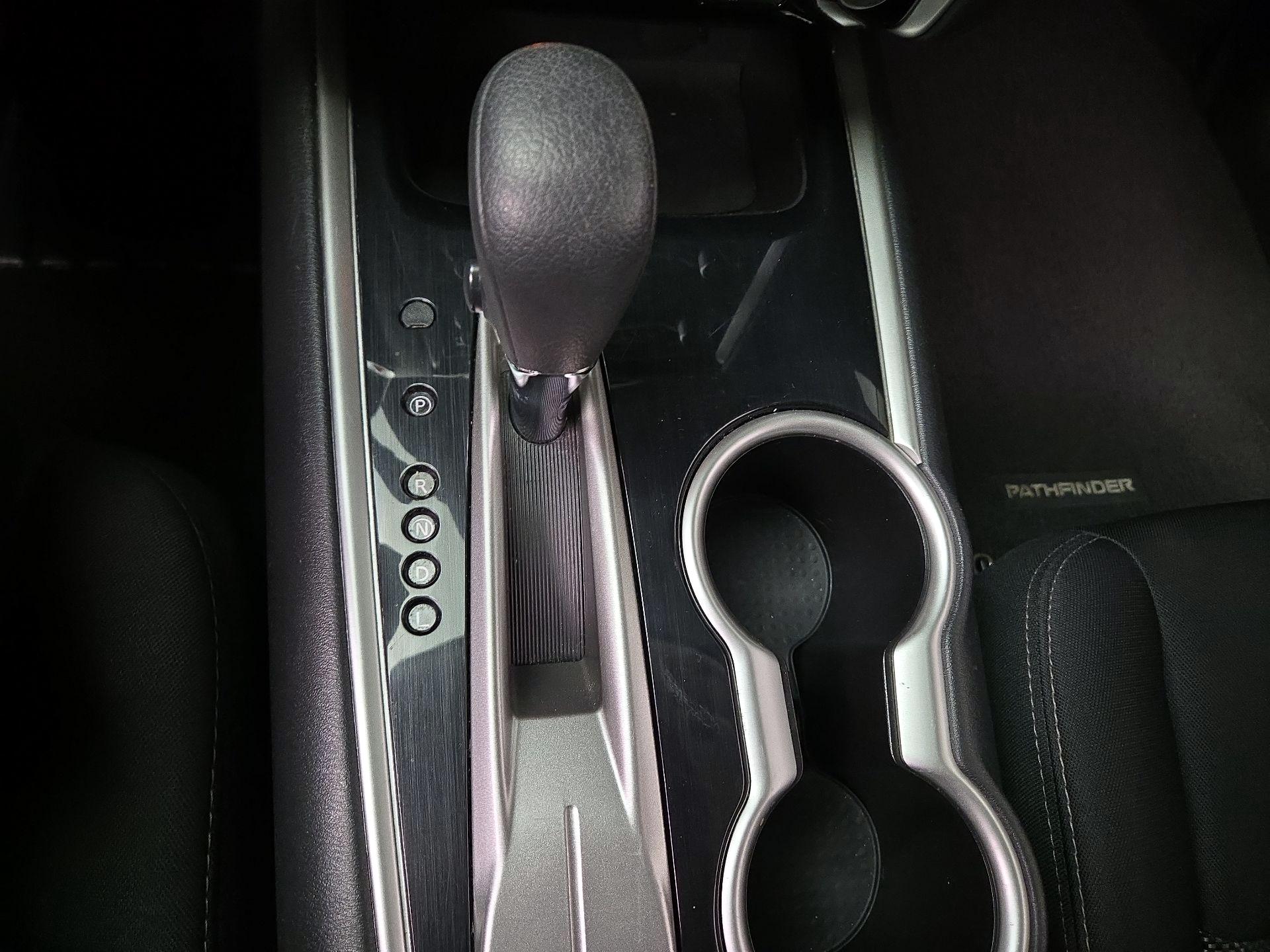Thumbnail: 2017 Nissan Pathfinder - 17