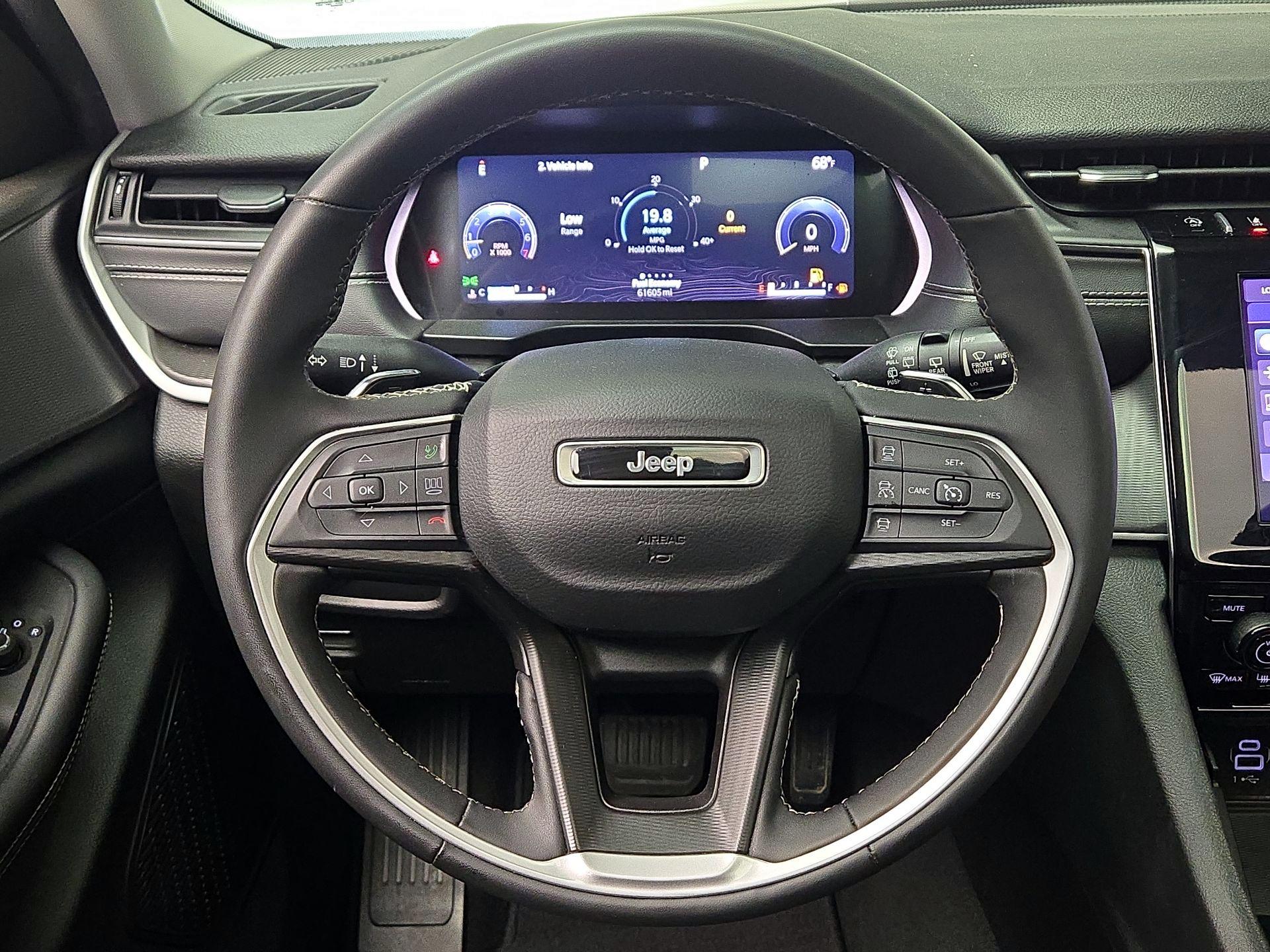 Thumbnail: 2023 Jeep Grand Cherokee - 10