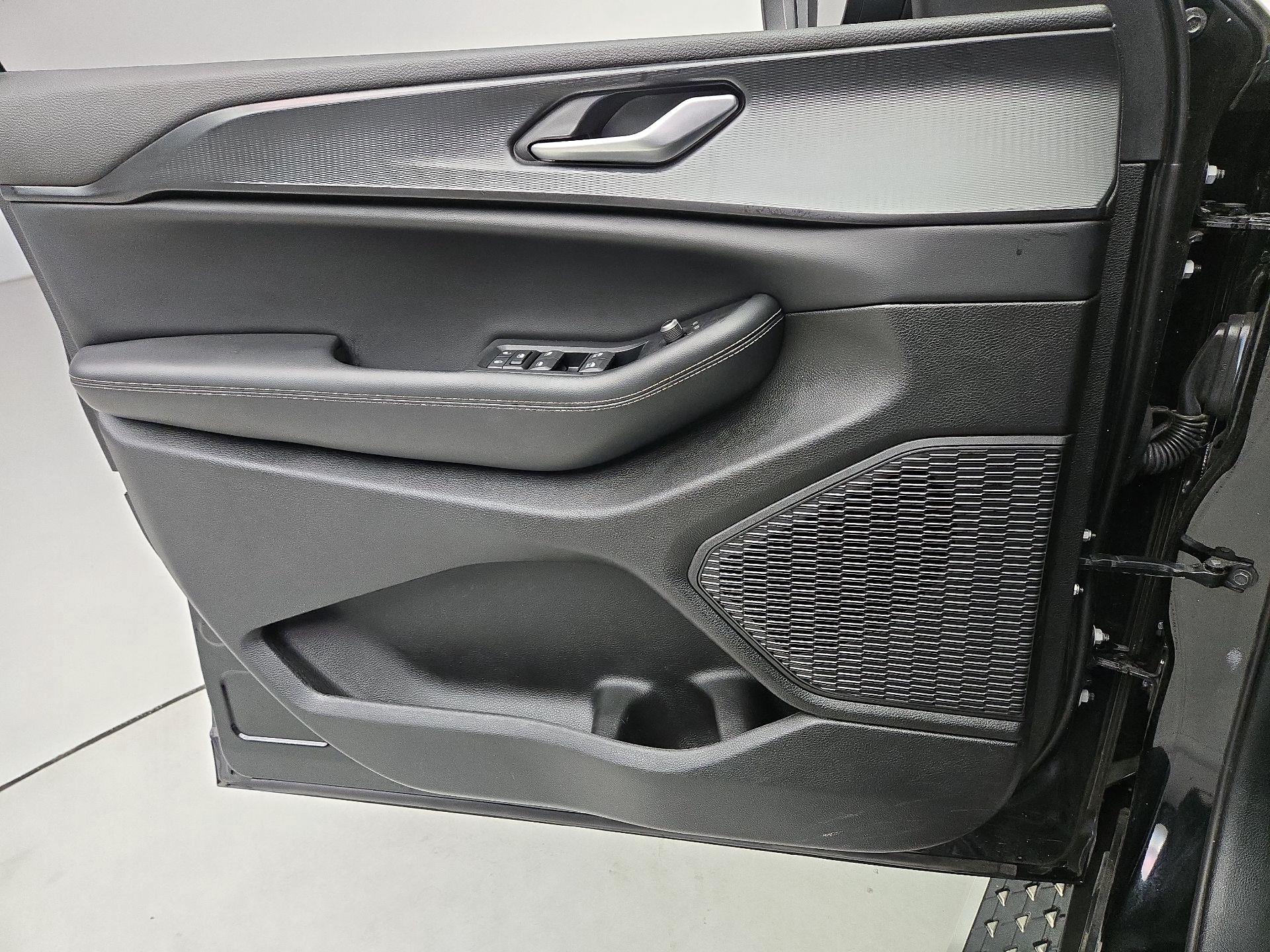 Thumbnail: 2023 Jeep Grand Cherokee - 12