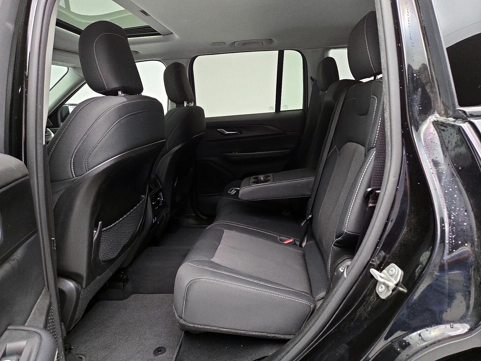 Thumbnail: 2023 Jeep Grand Cherokee - 20