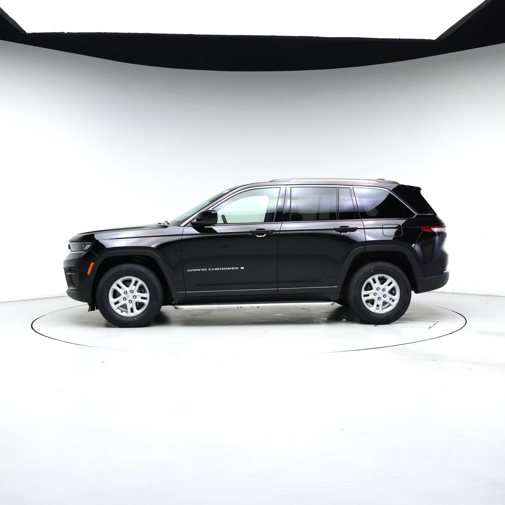 Thumbnail: 2023 Jeep Grand Cherokee - 3