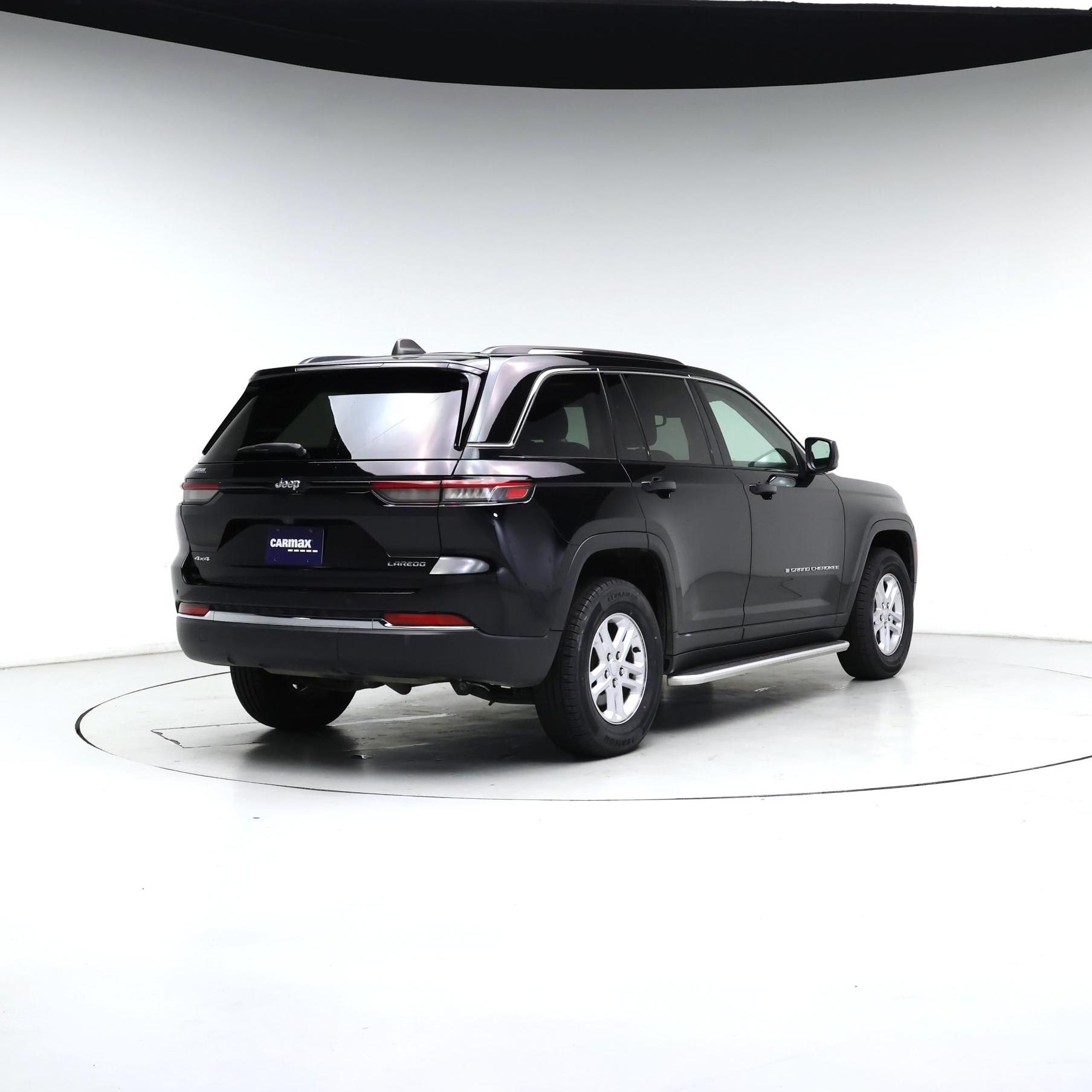 Thumbnail: 2023 Jeep Grand Cherokee - 8